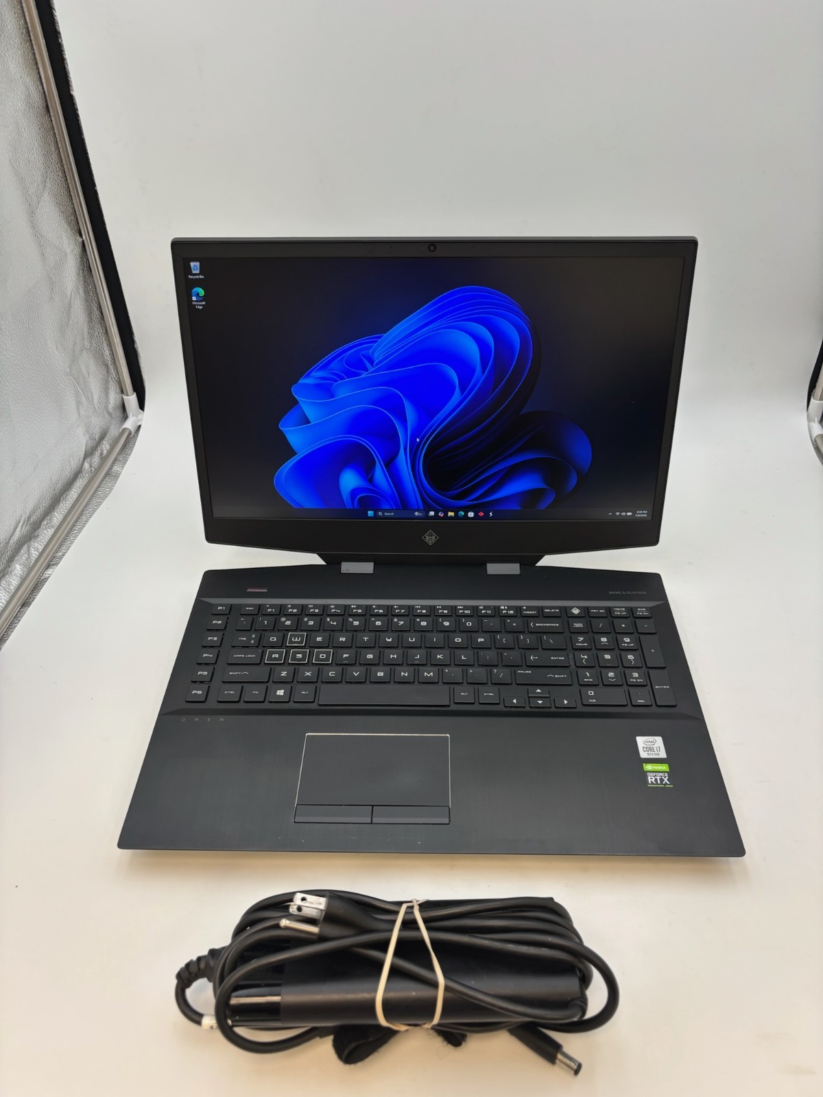 Omen HP 17-cb1070nr 17.3″ 512 GB SSD 16 GB RAM i7-10750H RTX 2060 Windows11 Home