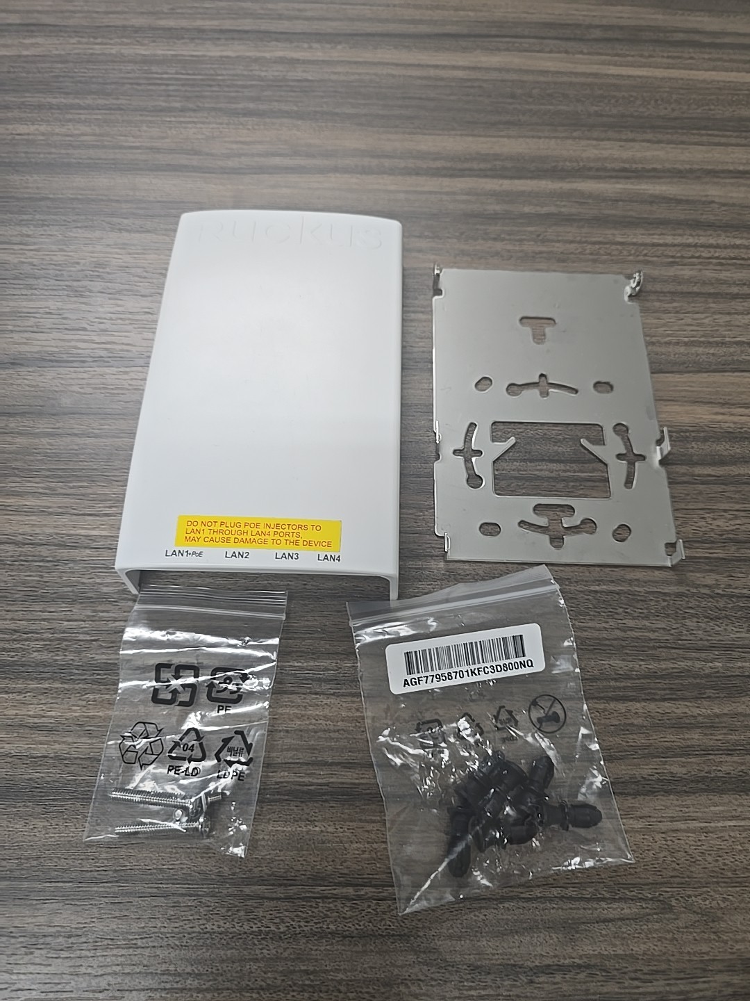 Ruckus H510 Wireless Access Point with Bracket And Screws. 901H510US00. Open Box