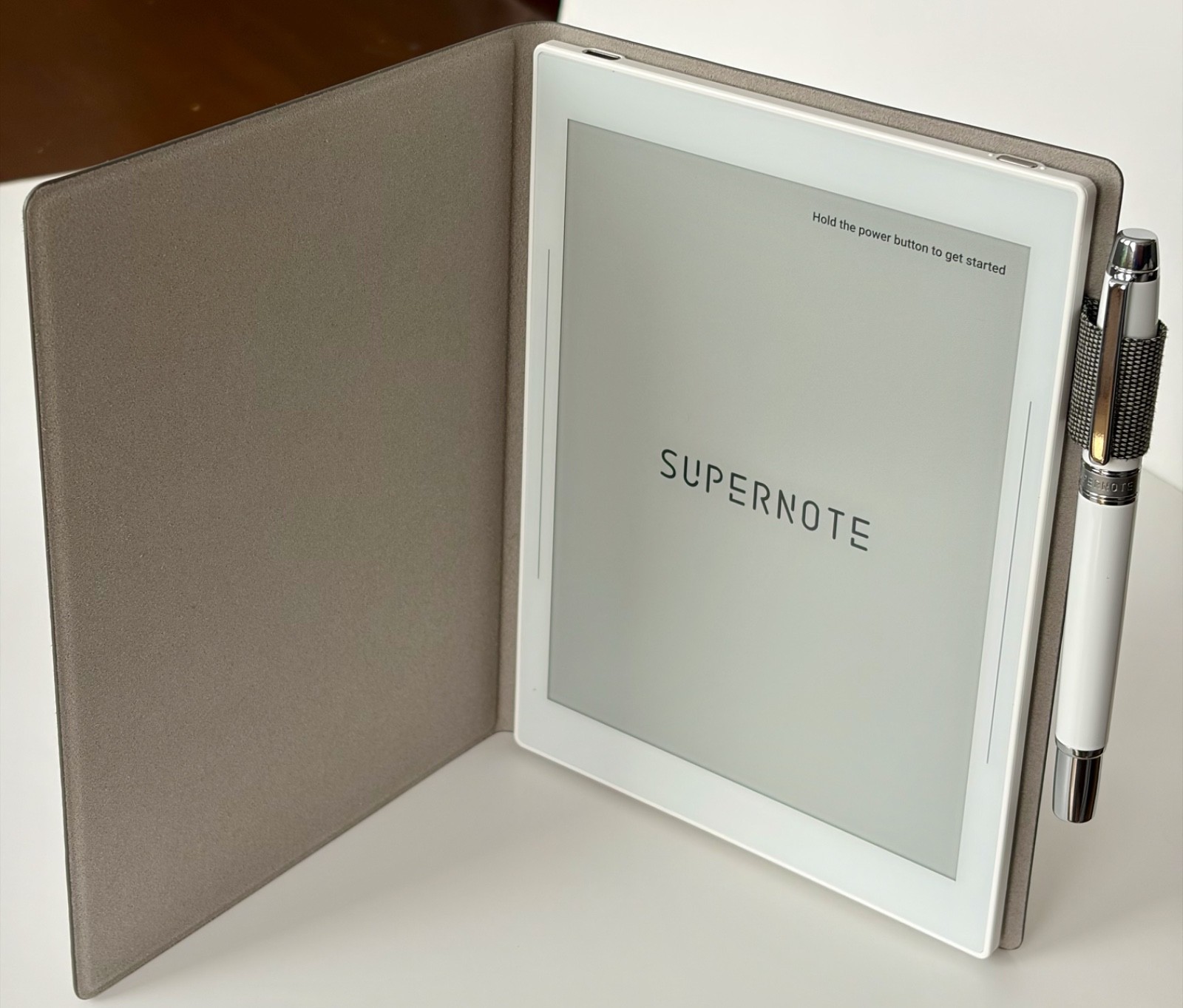 Supernote Nomad A6 X2 with Smart Folio Case, white Heart of Metal 2 Pen