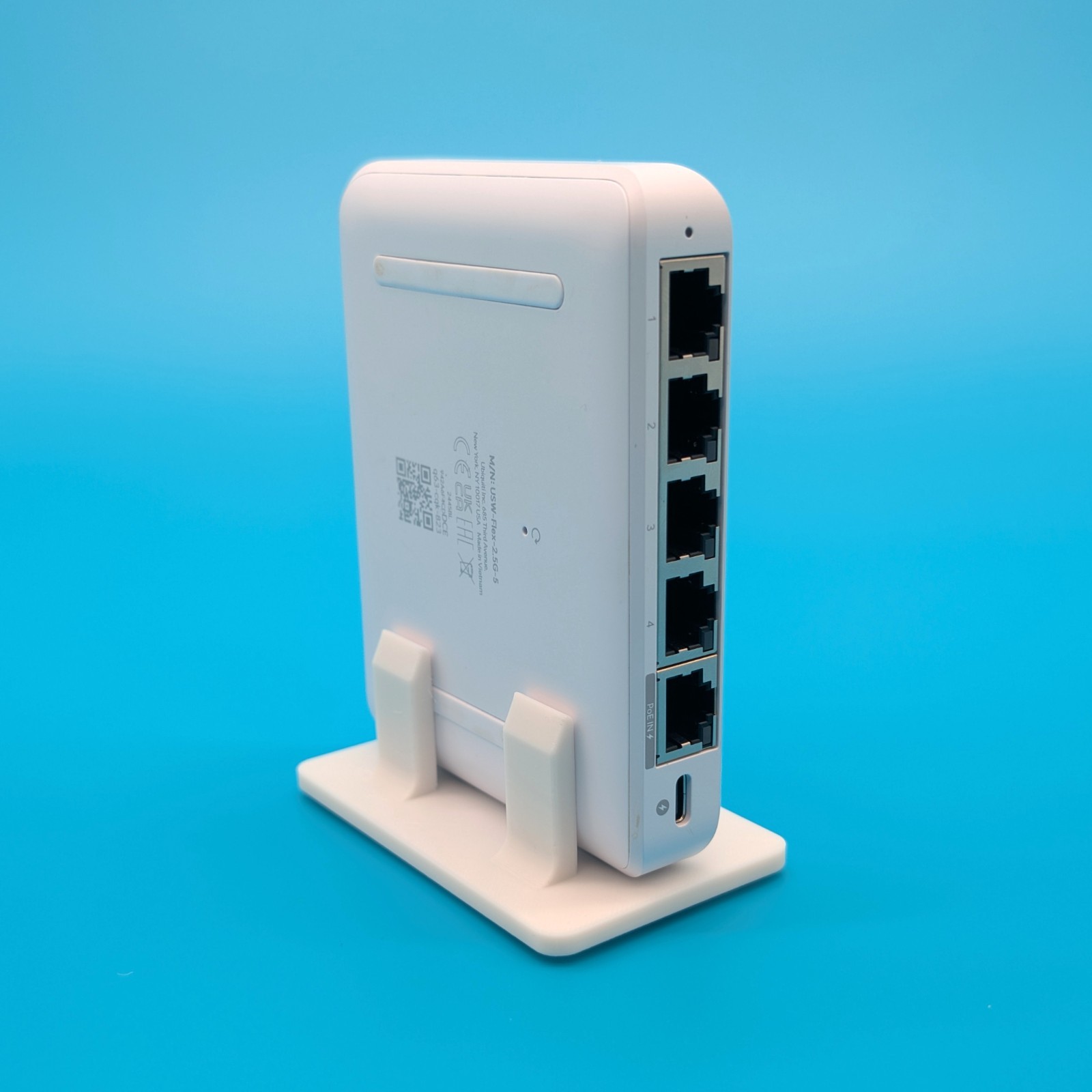 Stand for UniFi Flex Mini 2.5G with Silicone Feet – Black or White PETG