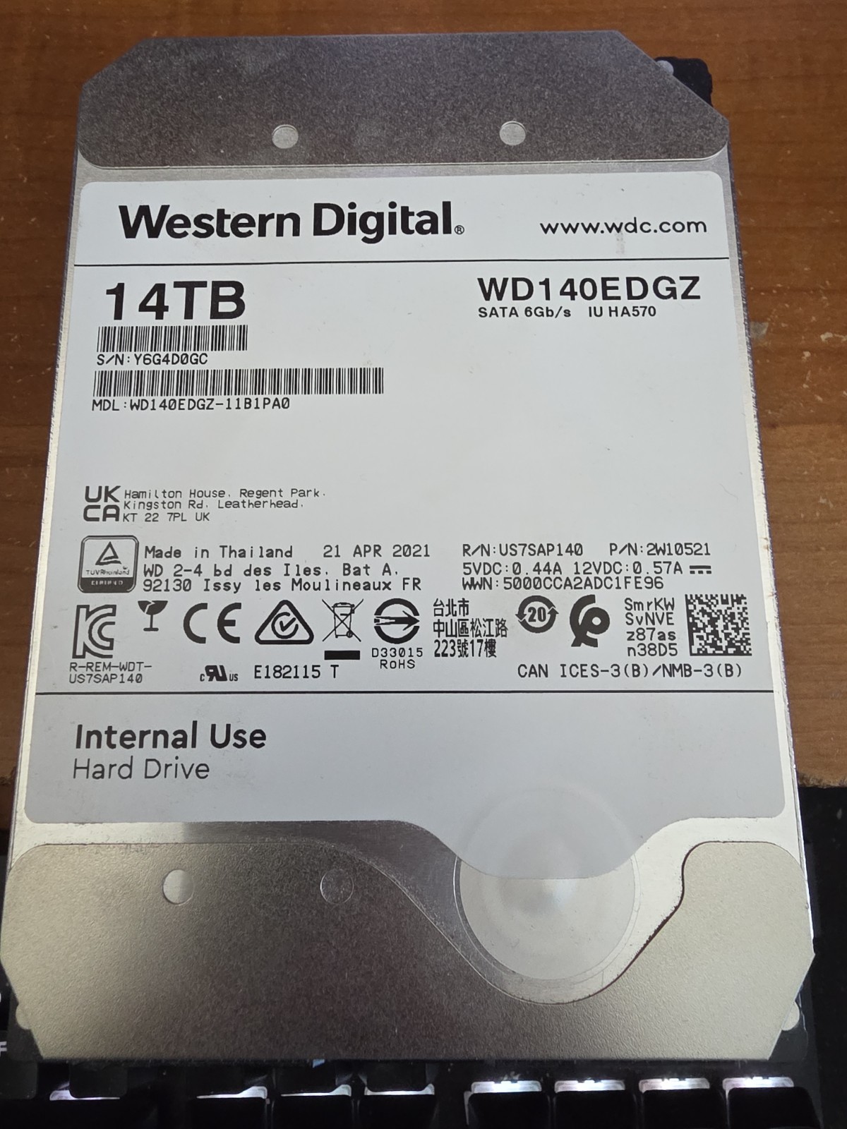 Western Digital (14TB, 3.5 In, LFF 6GB, 5400 RPM) SATA Hard Drive – WD140EDGZ