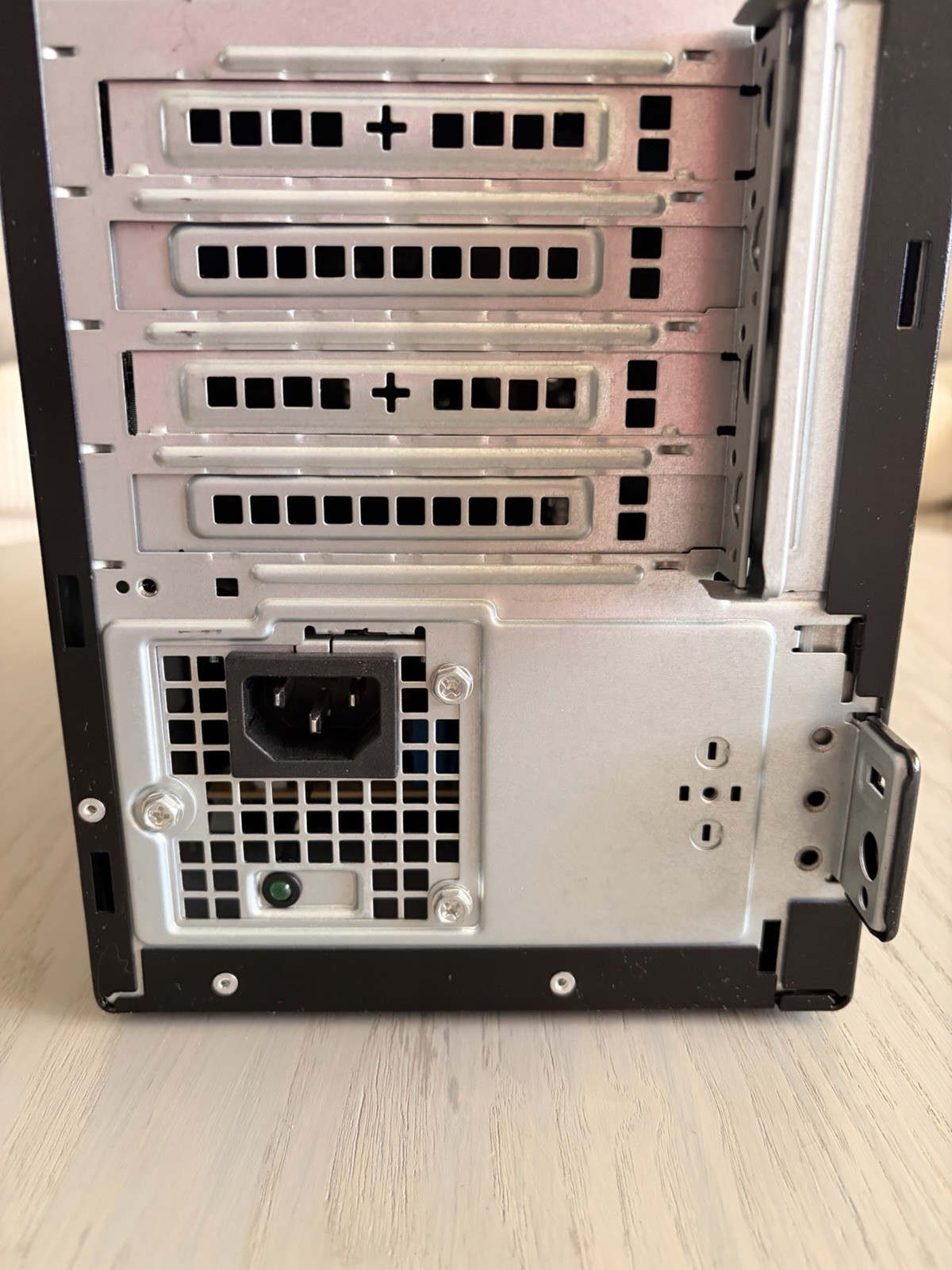 Dell Optiplex 7060 Intel Core i3-8300 4 Cores/8MB 3.7GHz 8GB DDR4, 500GB (V1)