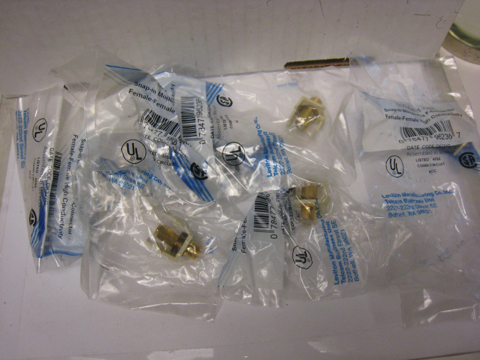 6 yes 6 Leviton 000-40831-0BI F-Connector Video Jack