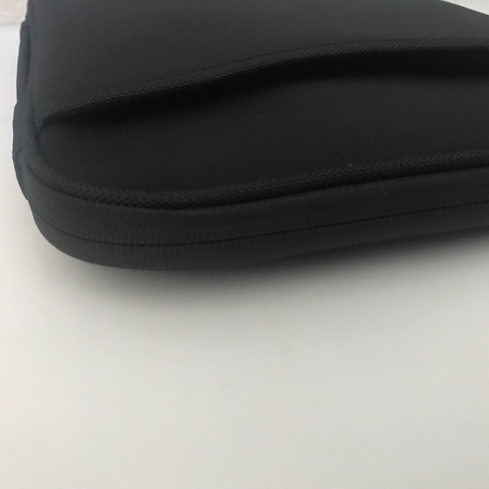 V7 Black Protective 12.2″ MacBook or Chromebook Sleeve Case Spill Resistant