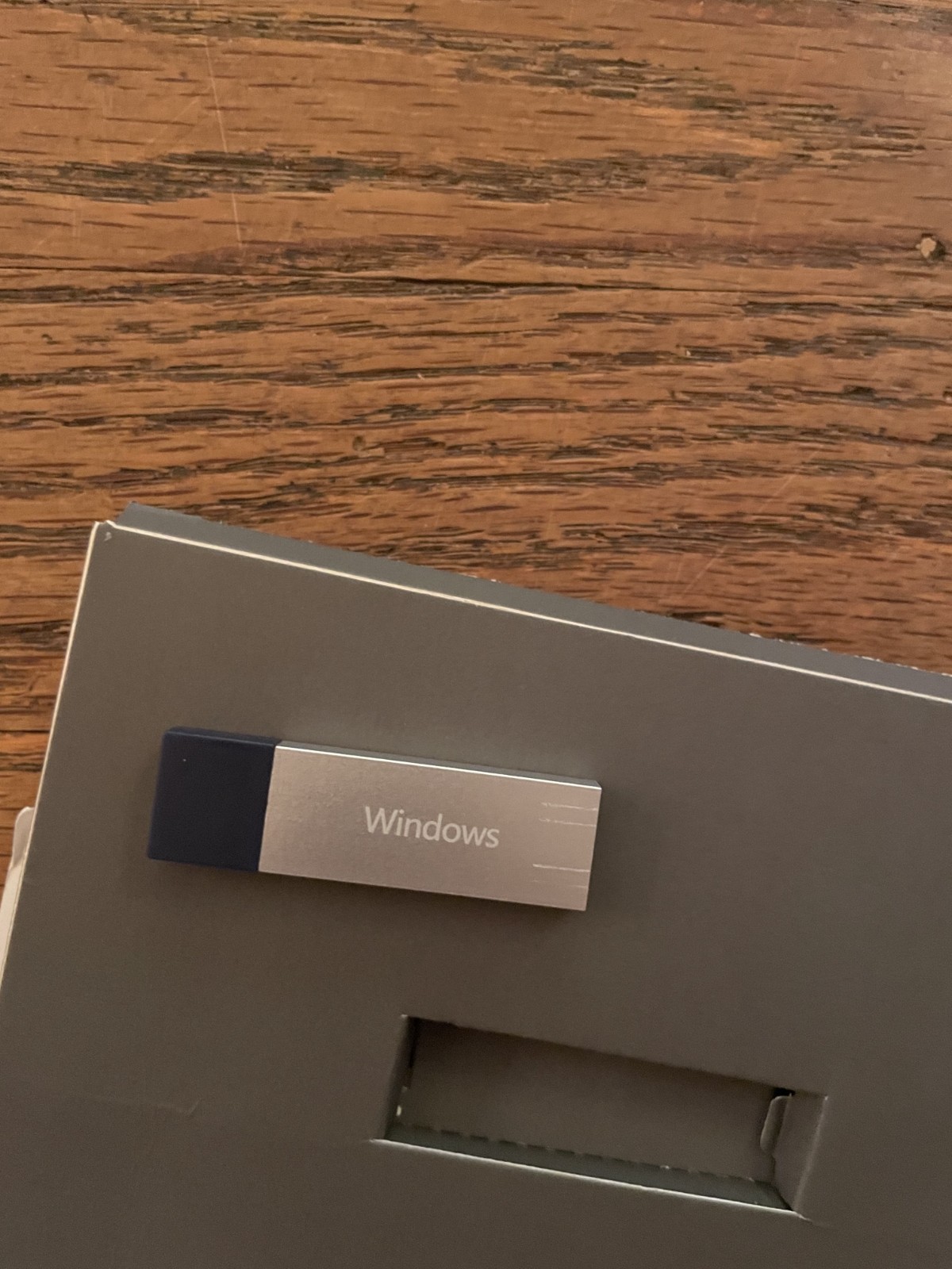 Microsoft Windows 11 Pro 64-Bit USB Flash Drive (HAV-00162) – USED