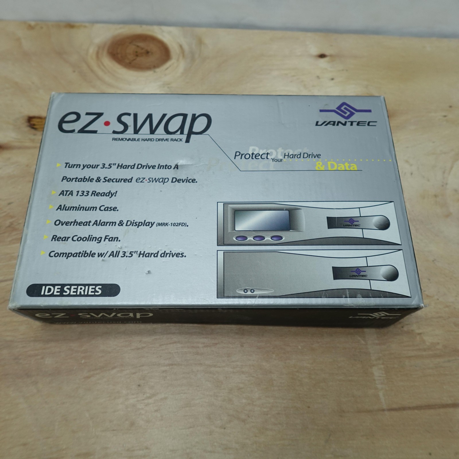 Vantec EZ-Swap MRK-102FD IDE 3.5″ Removable Hard Drive Rack Silver LCD Alarm