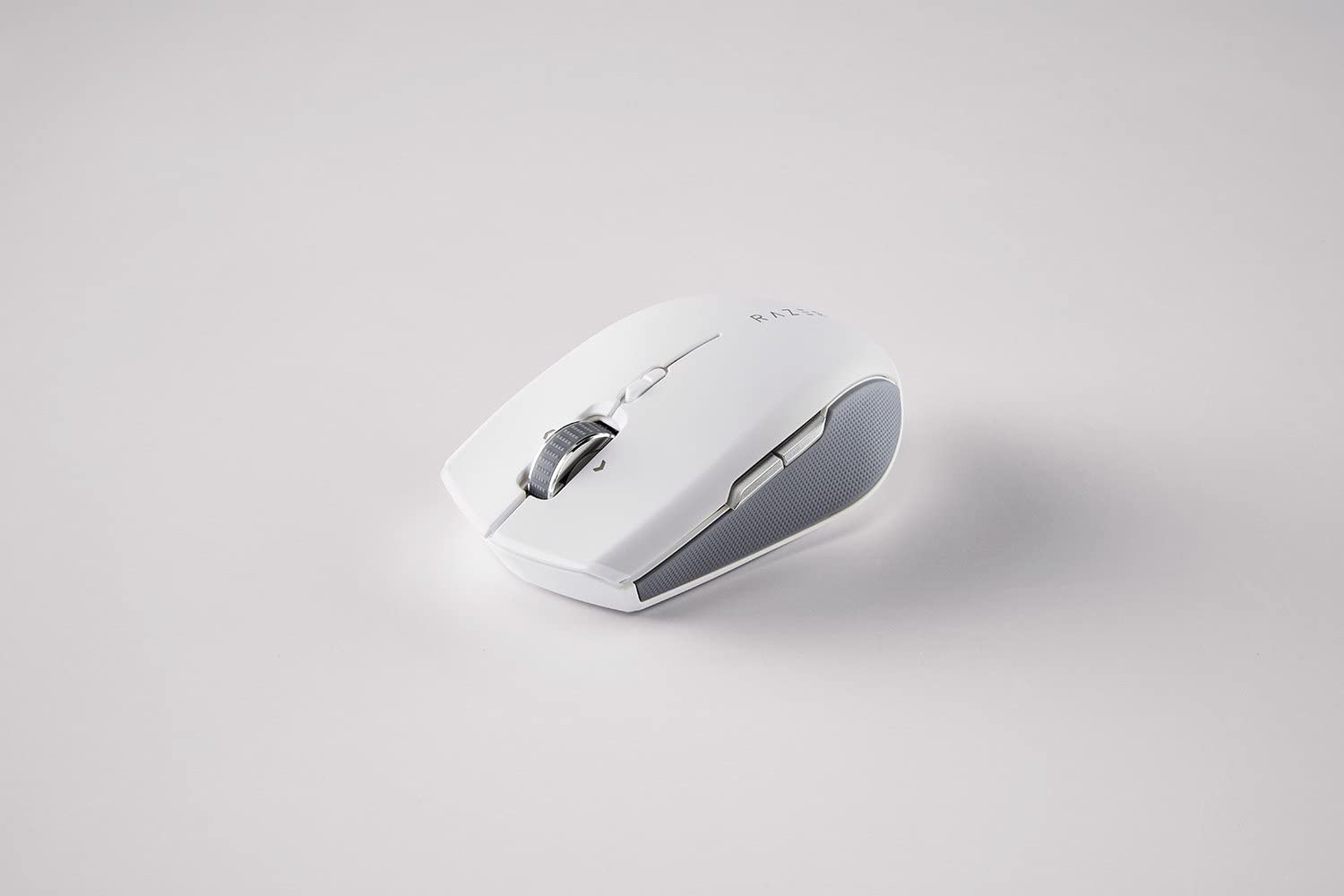 Razer Pro Click Mini Portable Wireless Mouse with Silent Tactile Mouse Clicks