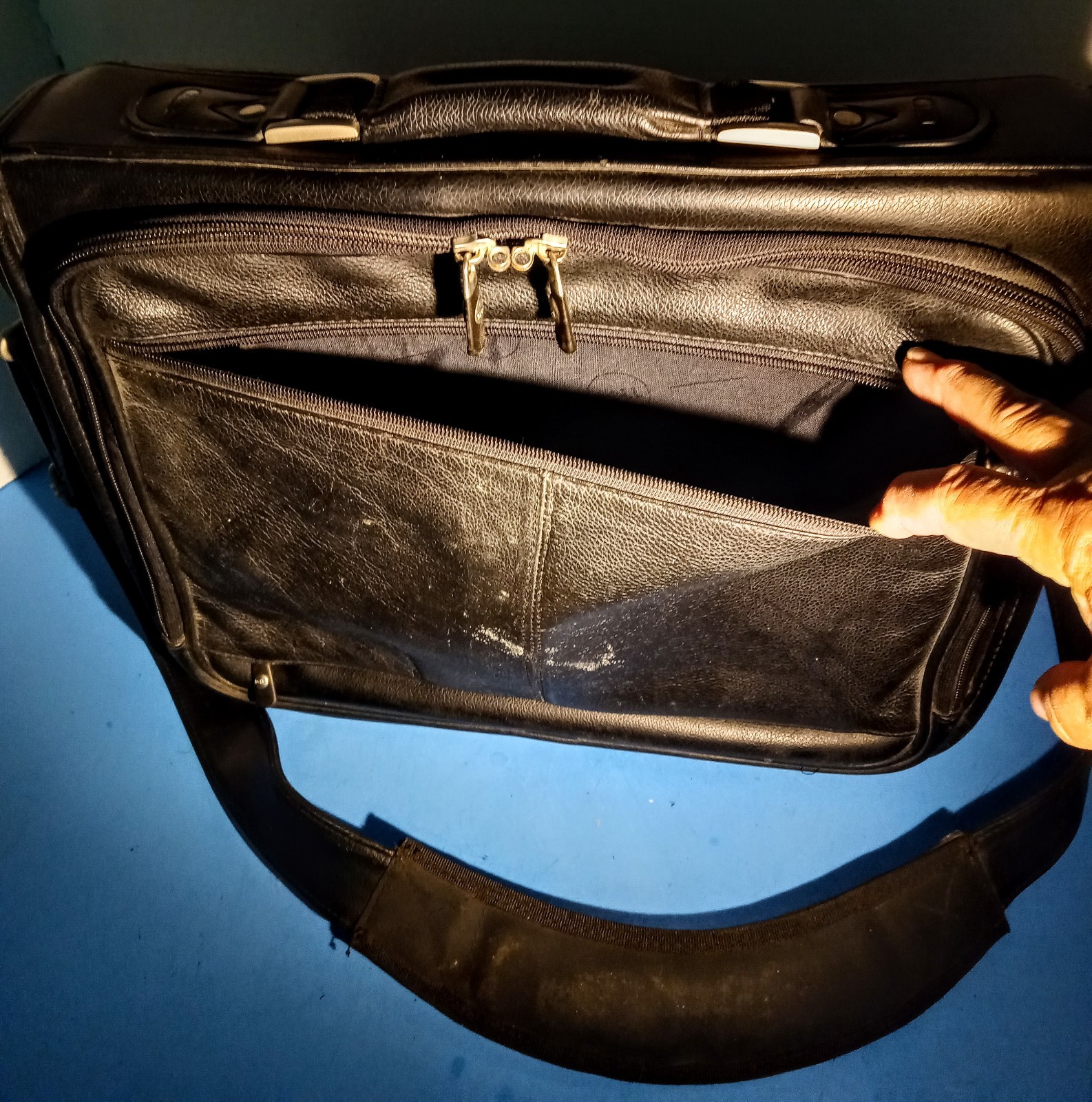 Laptop Computer Case-Blk-Dell-Pad Strap-For 15in Laptops-pre-owned