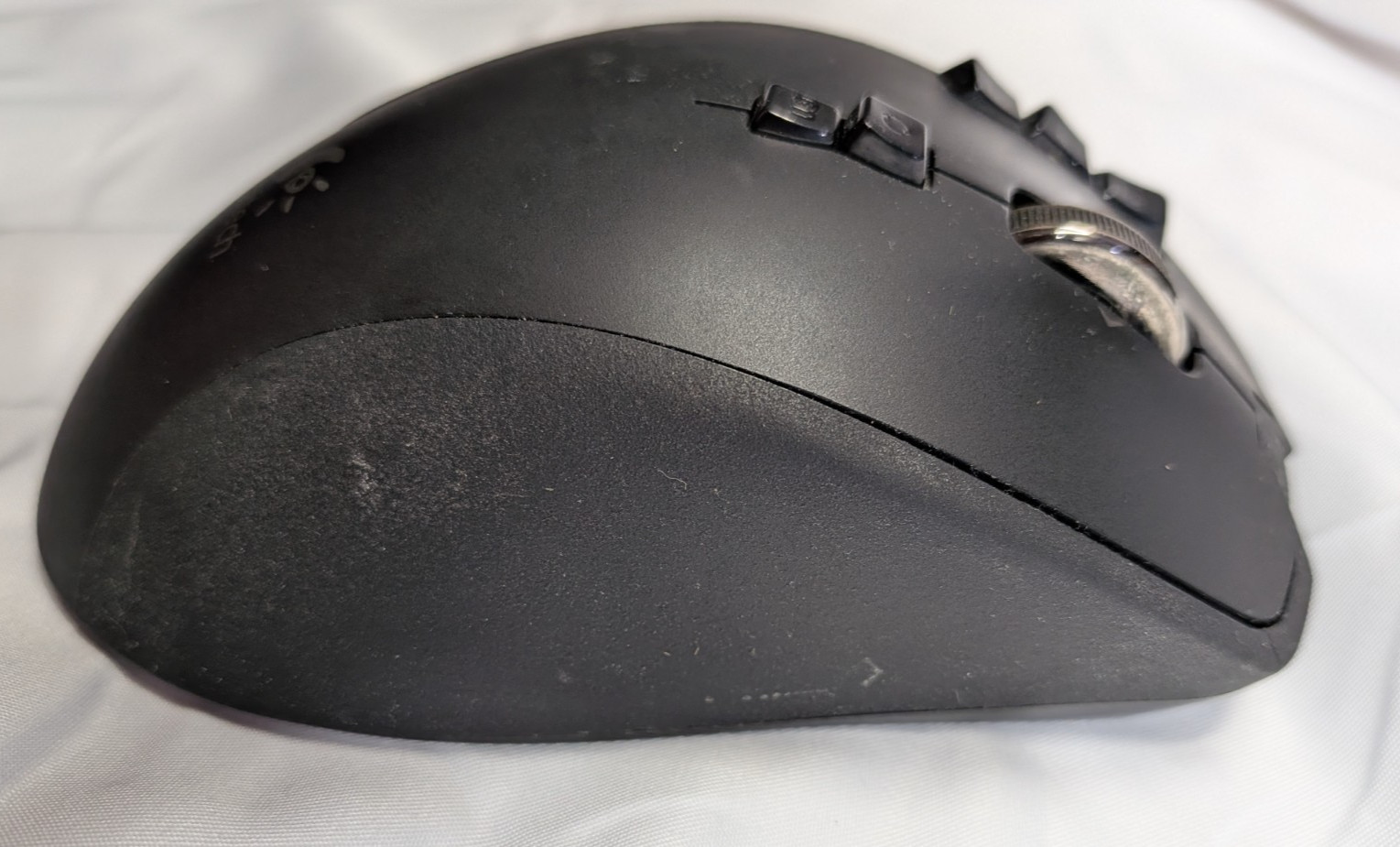 Logitech G700 Gaming Mouse – Includes Cables, Dongle, Tested & Works Great