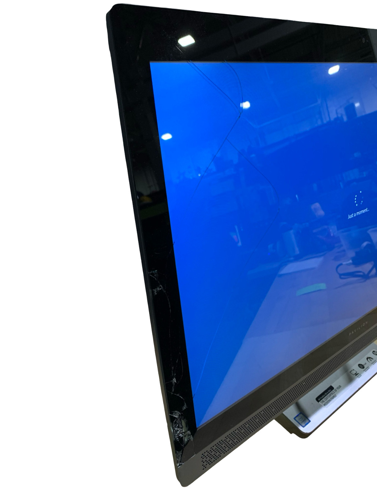 HP Pavilion 27″ Touch-Screen AIO Intel Core i7 (6th Gen) 12GB RAM 1TB HDD READ