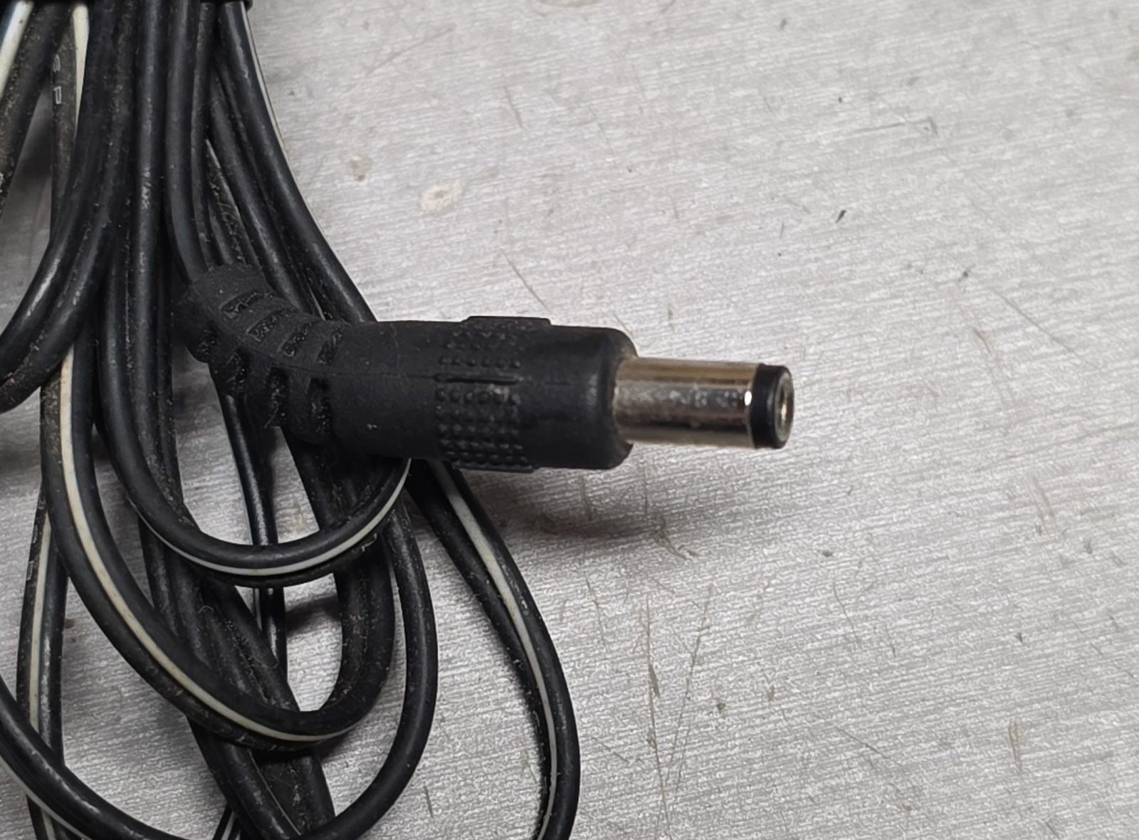 DVE DV-1250 AC Adapter 12VDC 500mA Power Supply