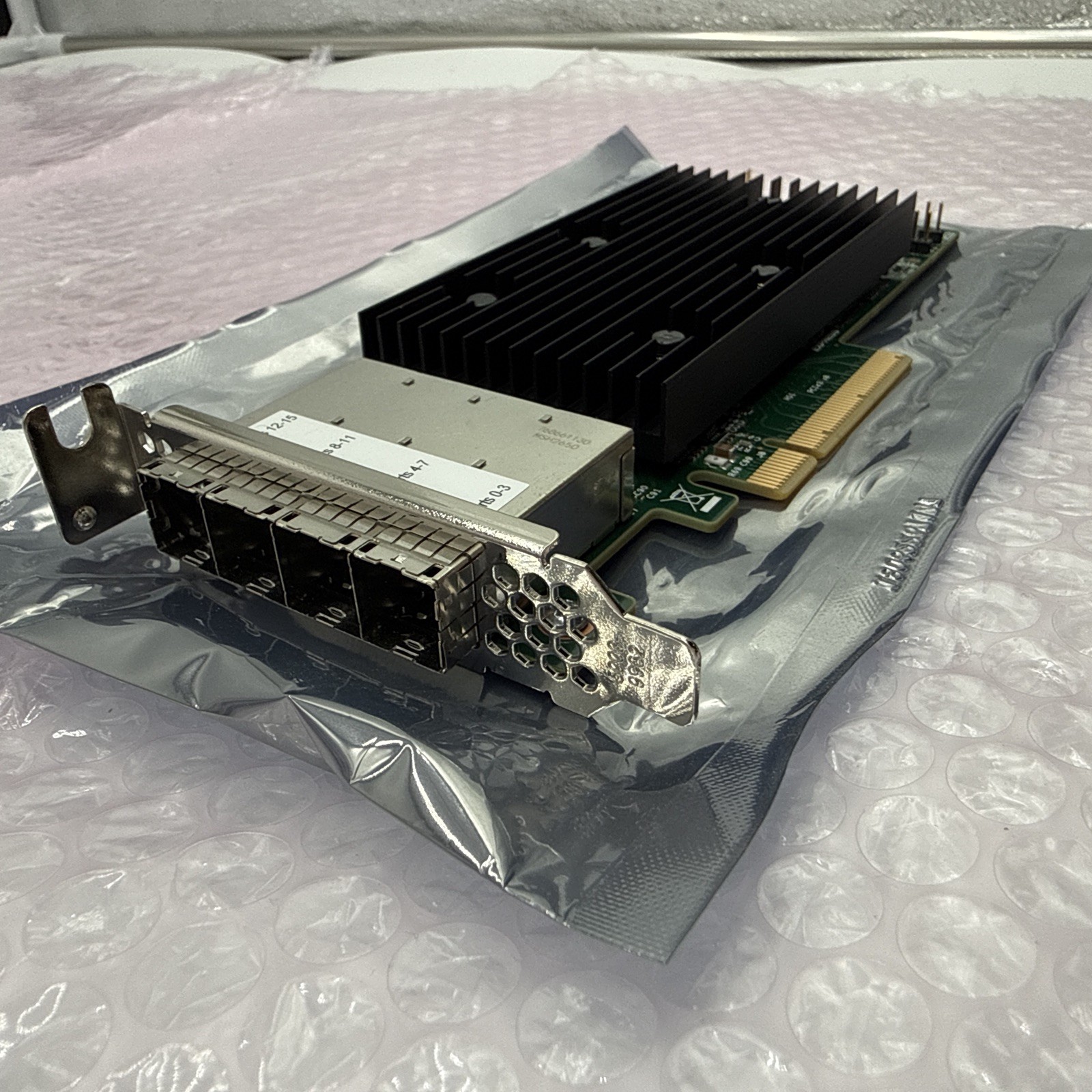 Broadcom LSI 9305-16e 12Gbps SAS-3 PCIe x8 HBA P16 IT mode NOROM ZFS TrueNAS LP