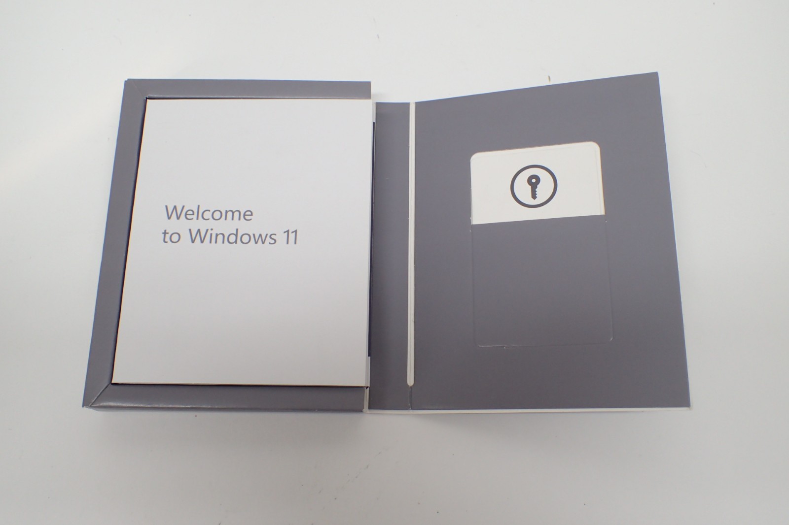 Microsoft Windows 11 Pro Professional 64bit Kit Retail Key USB Box Kit 5PK
