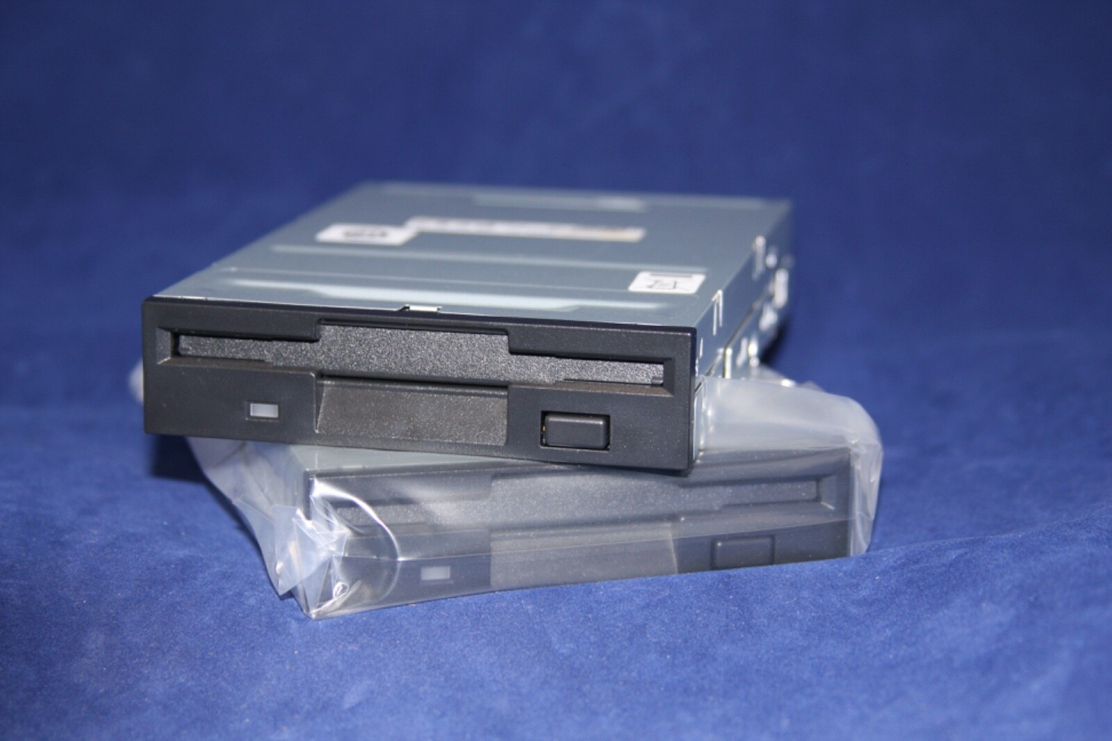 * * NEW * * Teac FD235HF 3.5″ inch Internal Desktop 1.44MB Floppy Disk Drive
