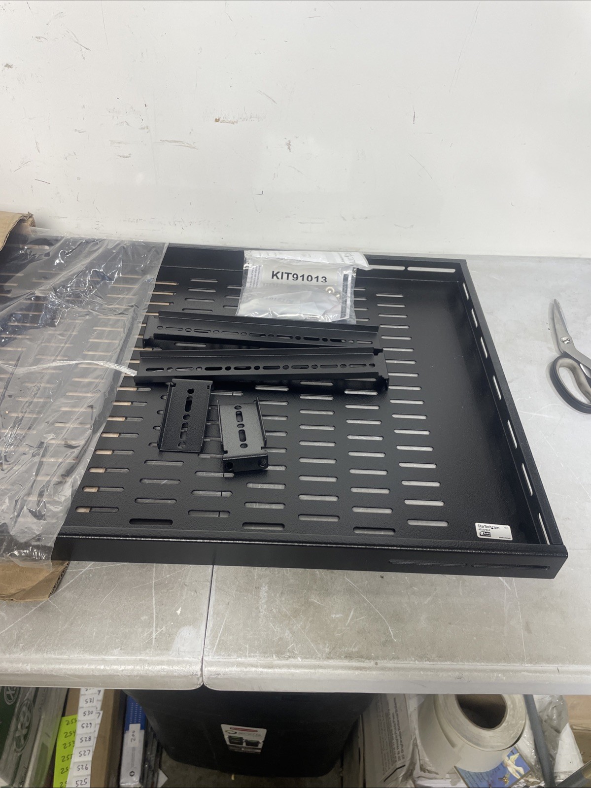 StarTech.com ADJSHELF 1U Adjustable Vented Server Rack Mount Shelf- 175lbs Black