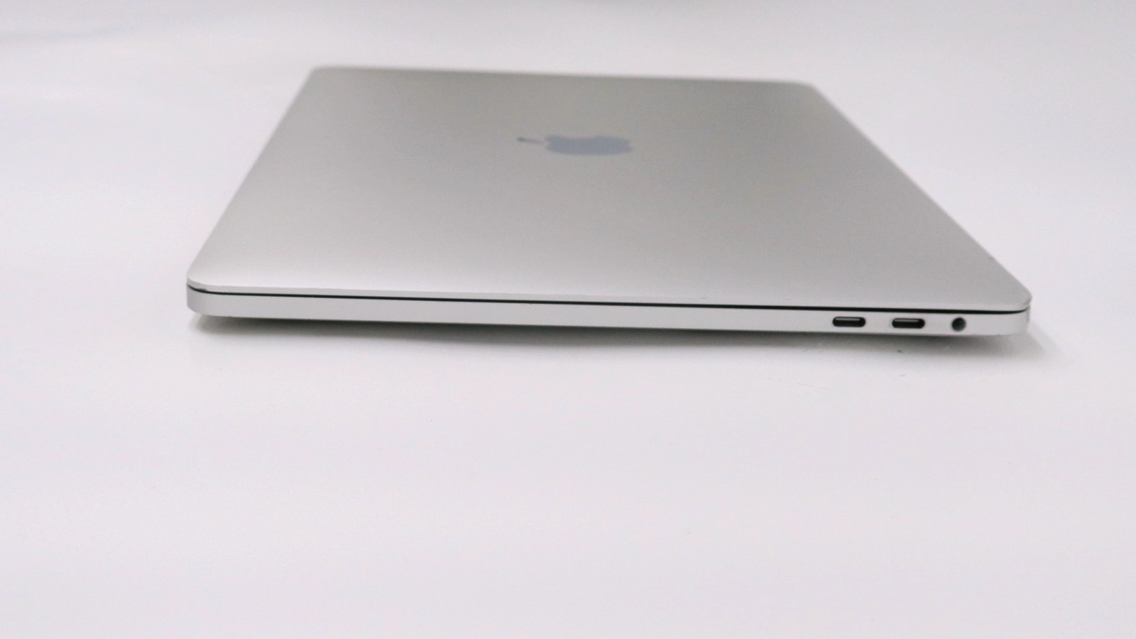 Apple Macbook Pro 13″ i7-1068NG7 16GB 512GB – Very Good