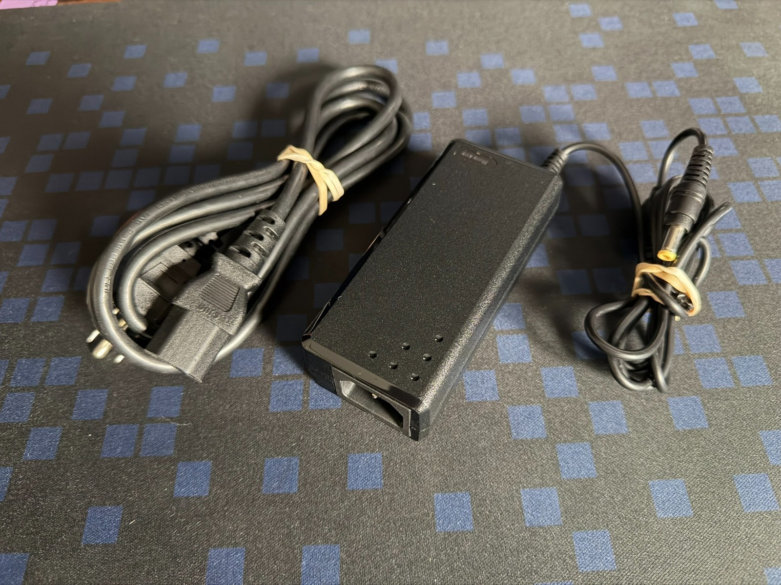 Intel NUC7 i3-7100U 4GB Ram 250GB SSD Power adapter included NUC7i3DNK