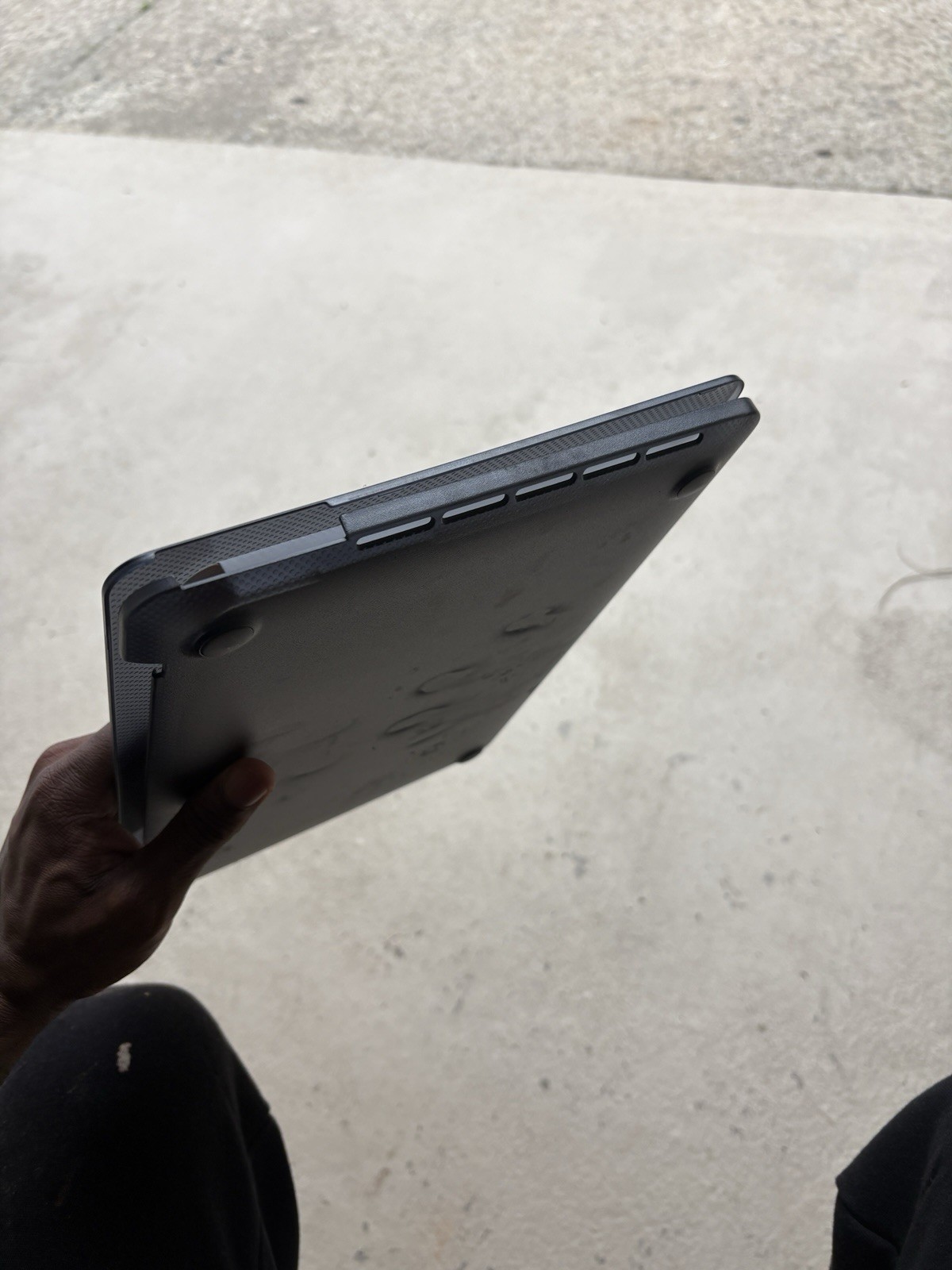 Incase Black Hard Shell Case w/ Ventilation for 13 in MacBook Pro 2020