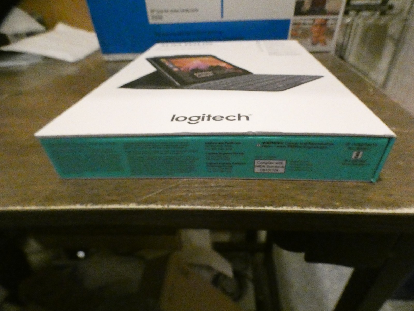 Logitech 920-009017 Cover Case with Bluetooth Keyboard for iPad 5th & 6th Gen