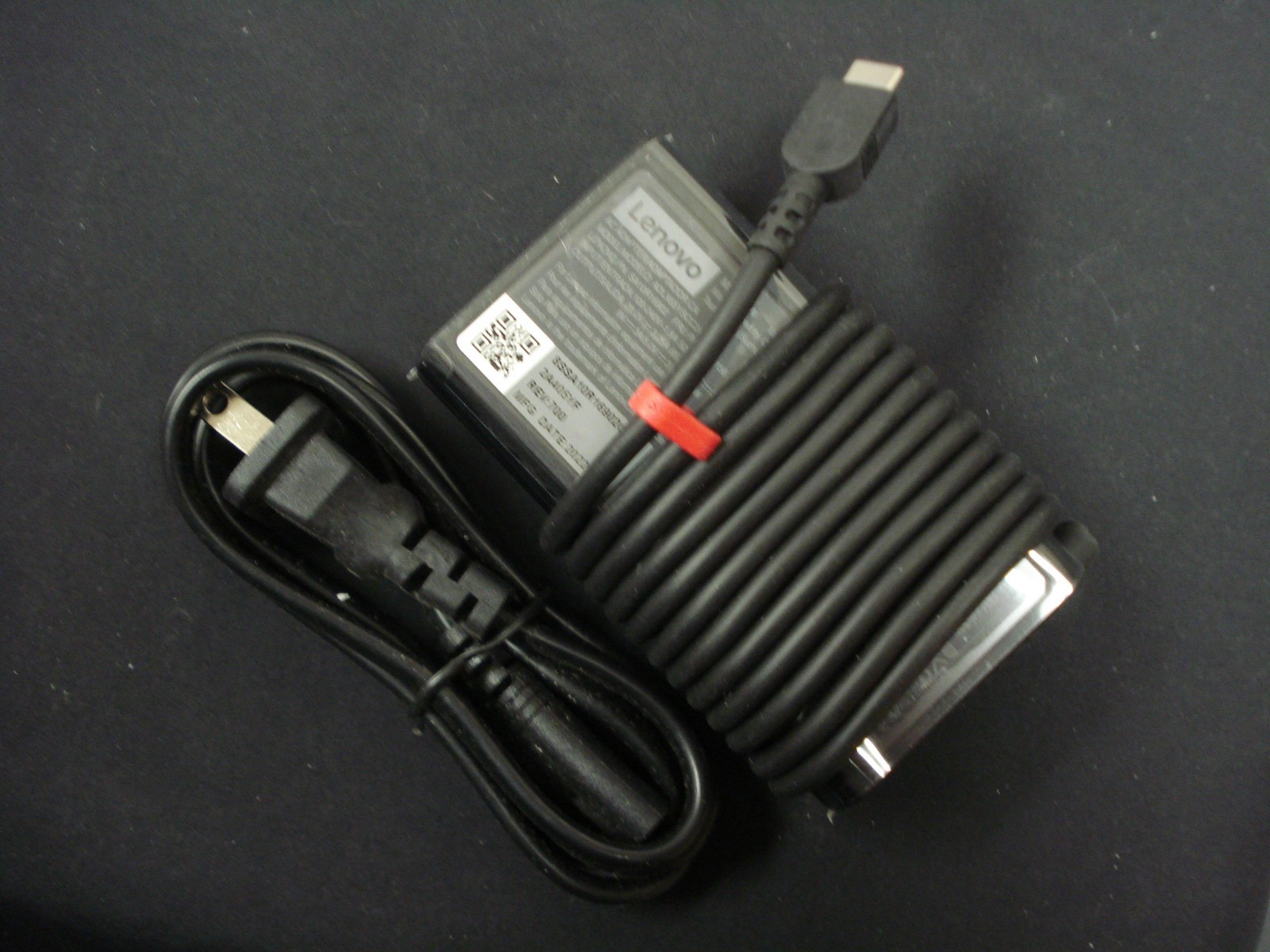 New Genuine Lenovo 65W USB-C AC Adapter Charger ADLX65YSCC3A SA10R16901 02DL155