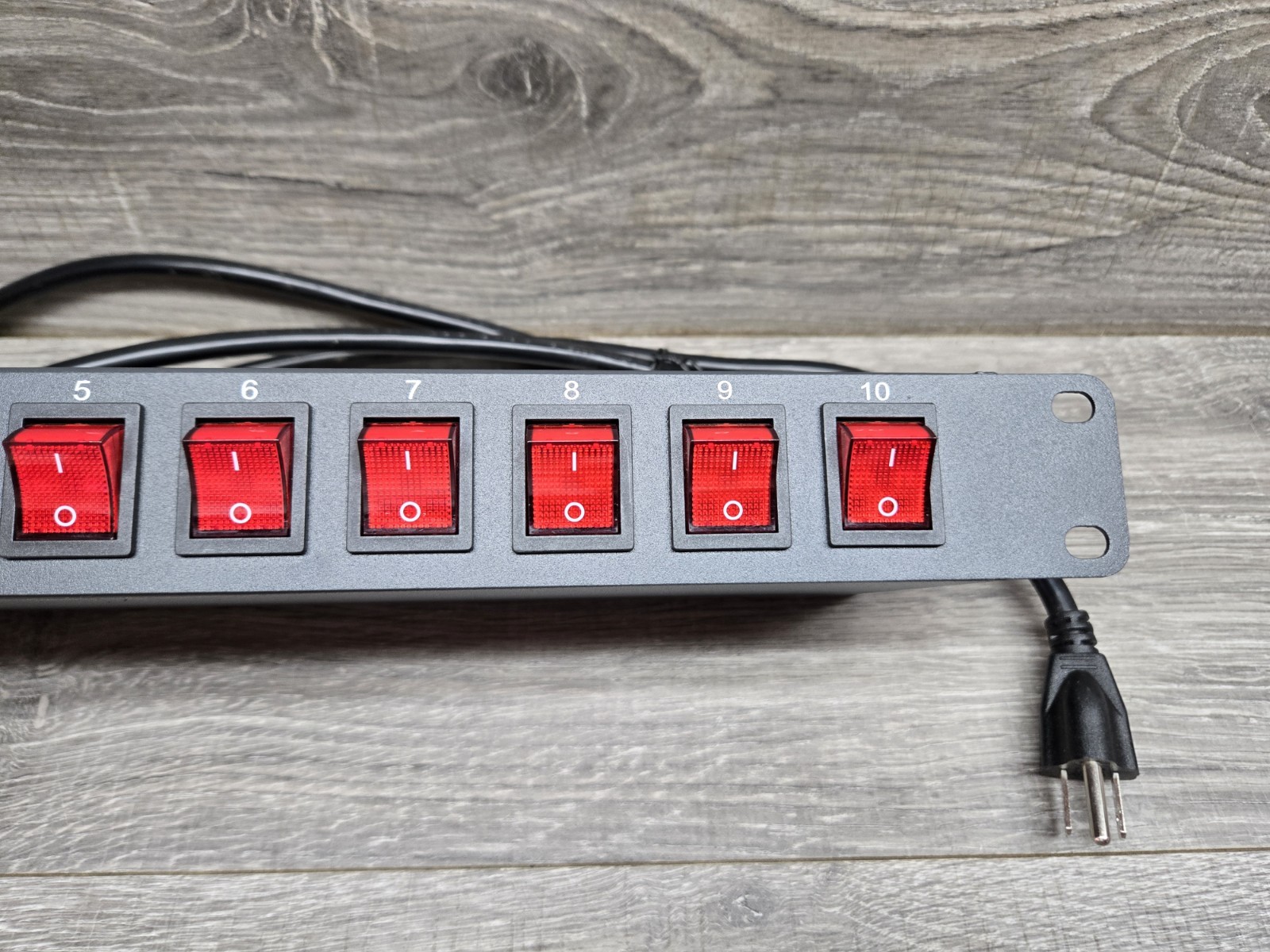 Rack Mountable Power Strip 10 Lighted Rocker Switches Unbranded