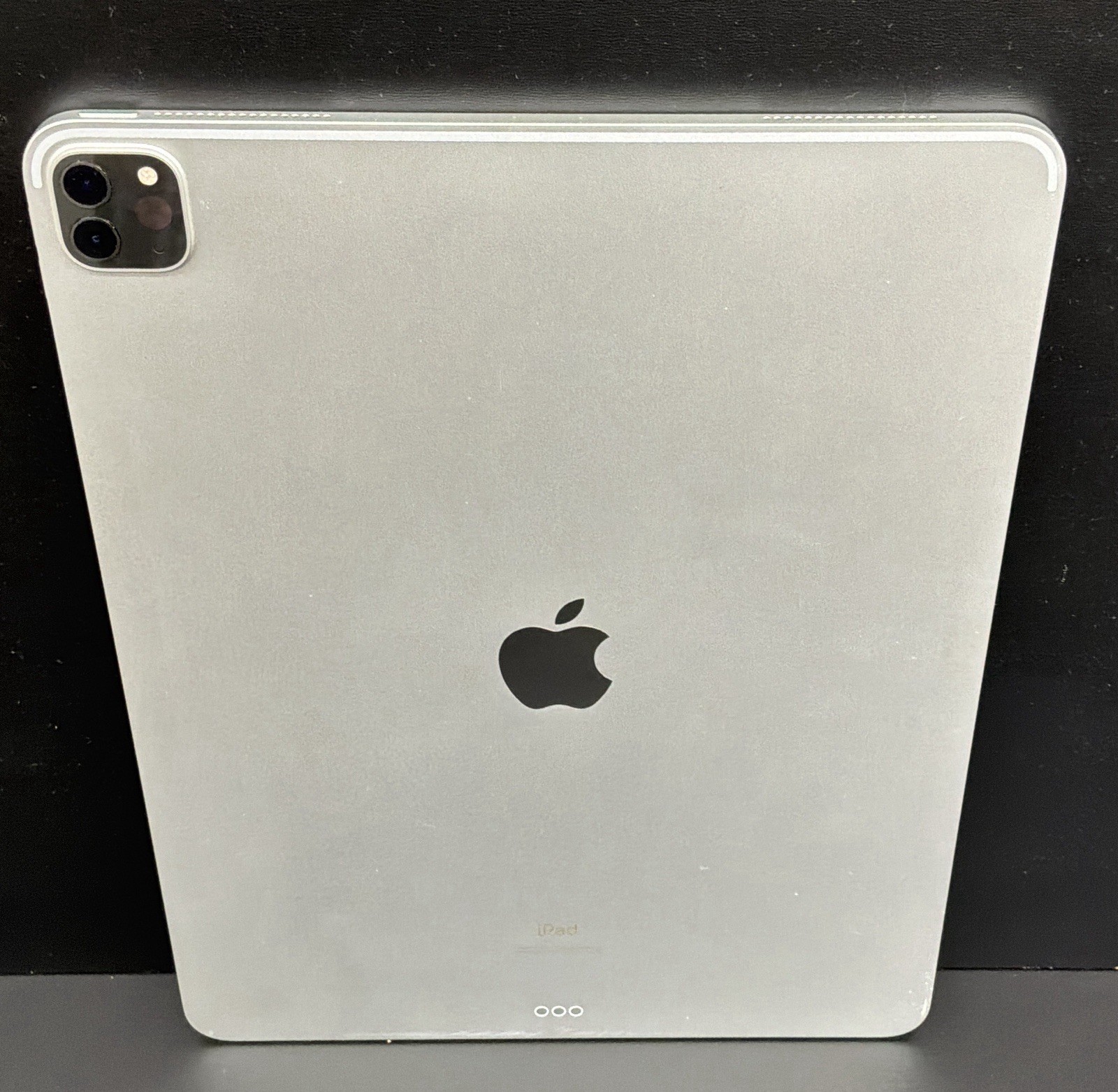 iPad Pro 12.9 4th Gen. 512 Memory Capacity WI-FI, GREAT SHAPE