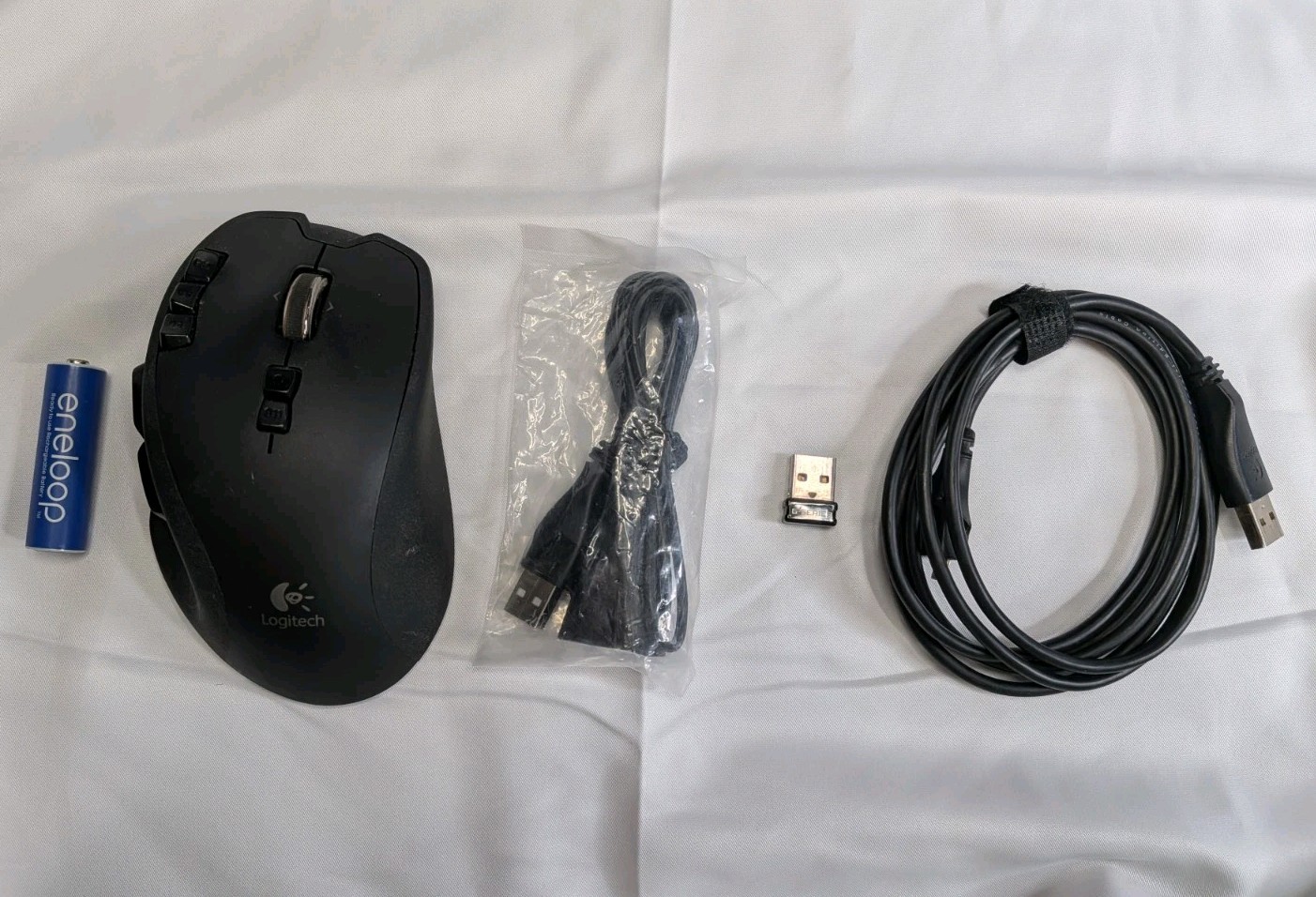 Logitech G700 Gaming Mouse – Includes Cables, Dongle, Tested & Works Great