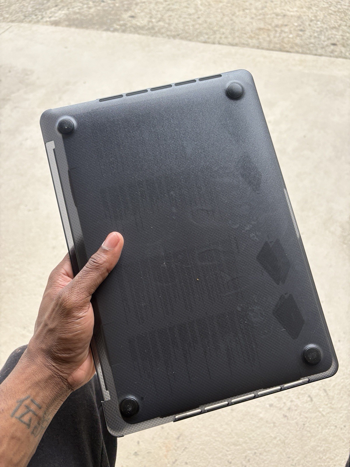 Incase Black Hard Shell Case w/ Ventilation for 13 in MacBook Pro 2020