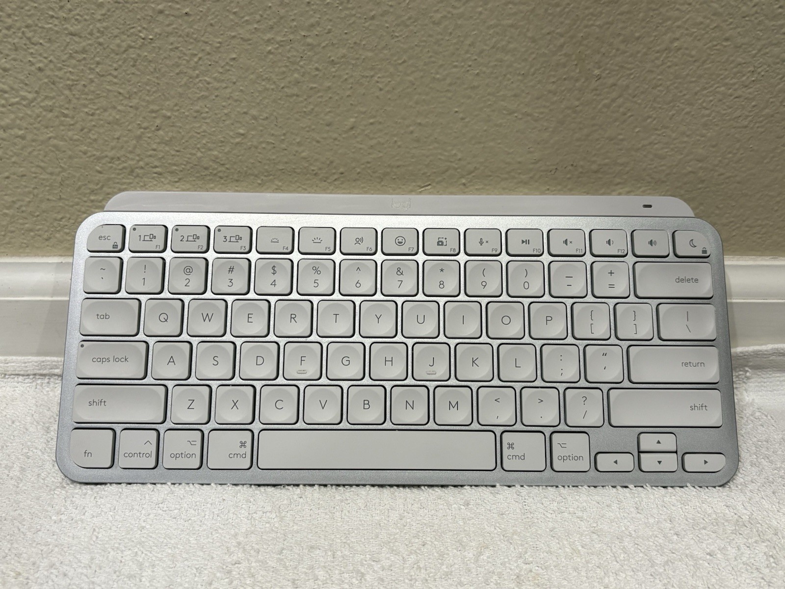 Logitech MX Keys Mini for Mac Wireless Keyboard (Pale Gray), English – US