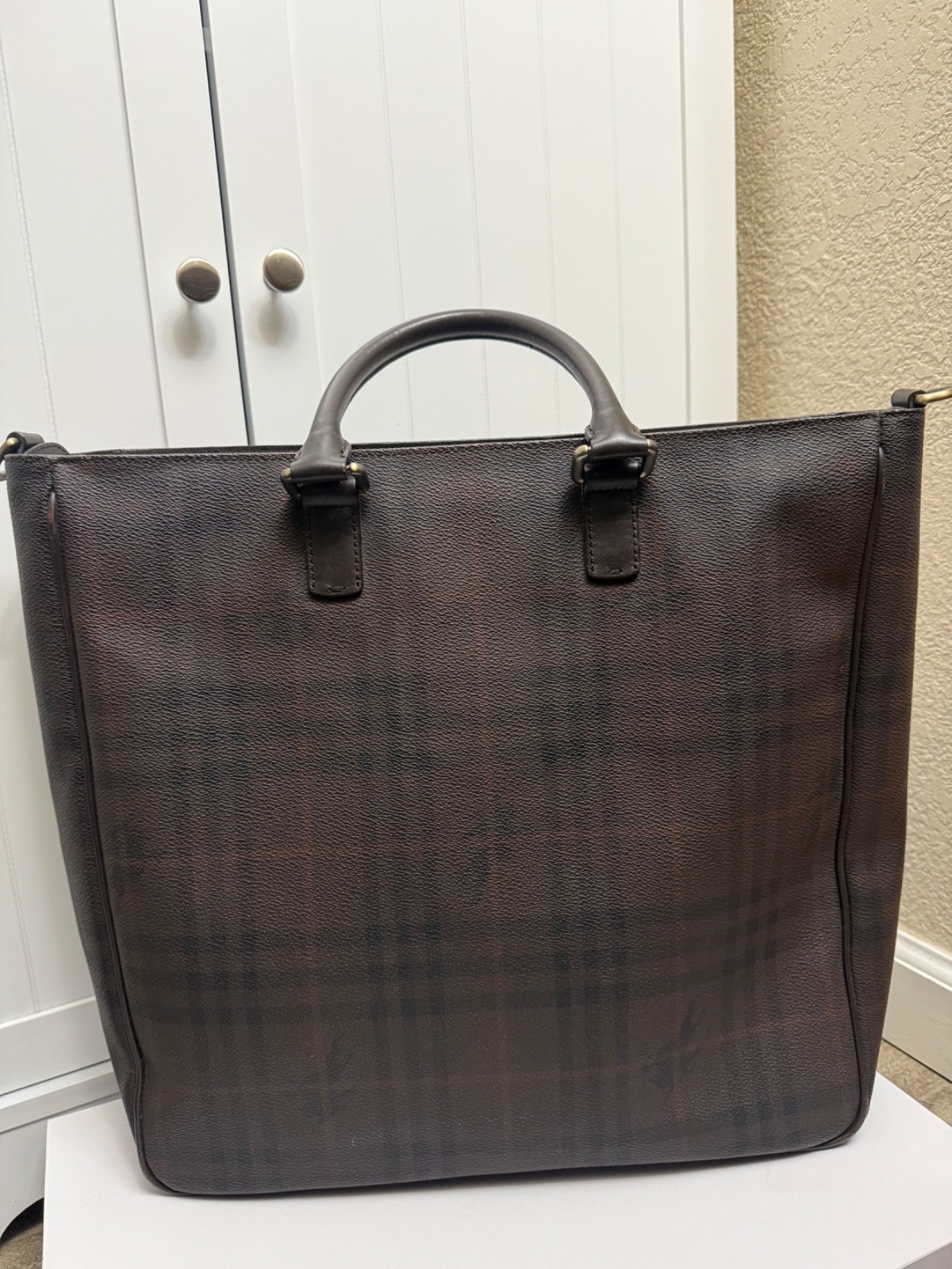 All genders Burberry bag w/Adjustable/removable crossbody strap fit laptop, &etc