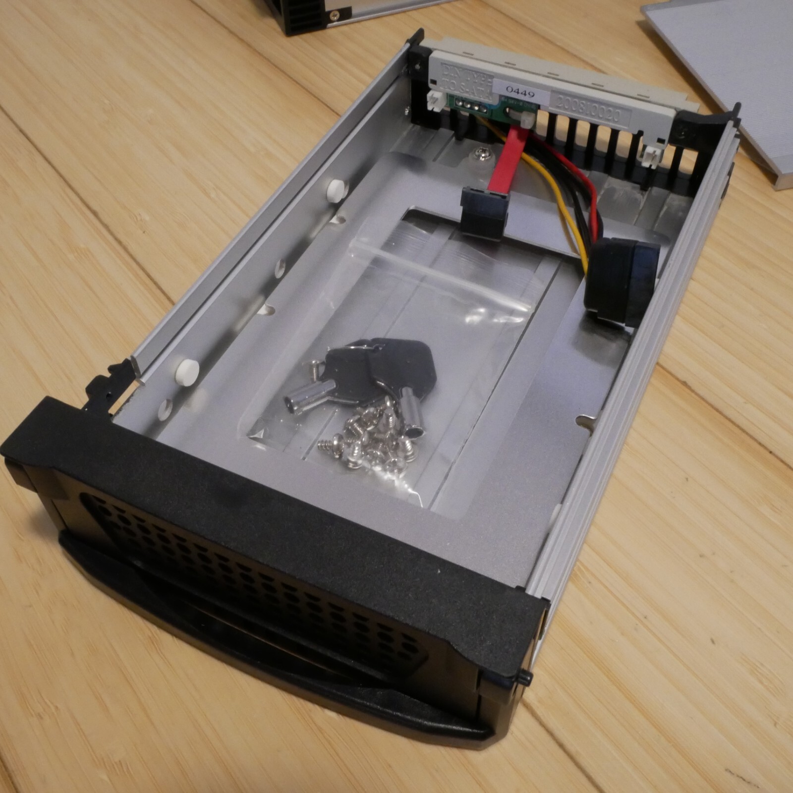 Vintage Aluminium Mobile Rack Removable HDD Caddy for 3.5″ HDD with Key