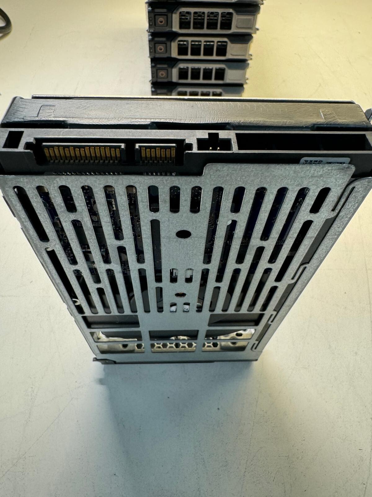 DELL HUA722020ALA330 0F11141 09CF6R 2TB 7.2K RPM 64MB CACHE 6Gb/s SATA 3.5″ HDD