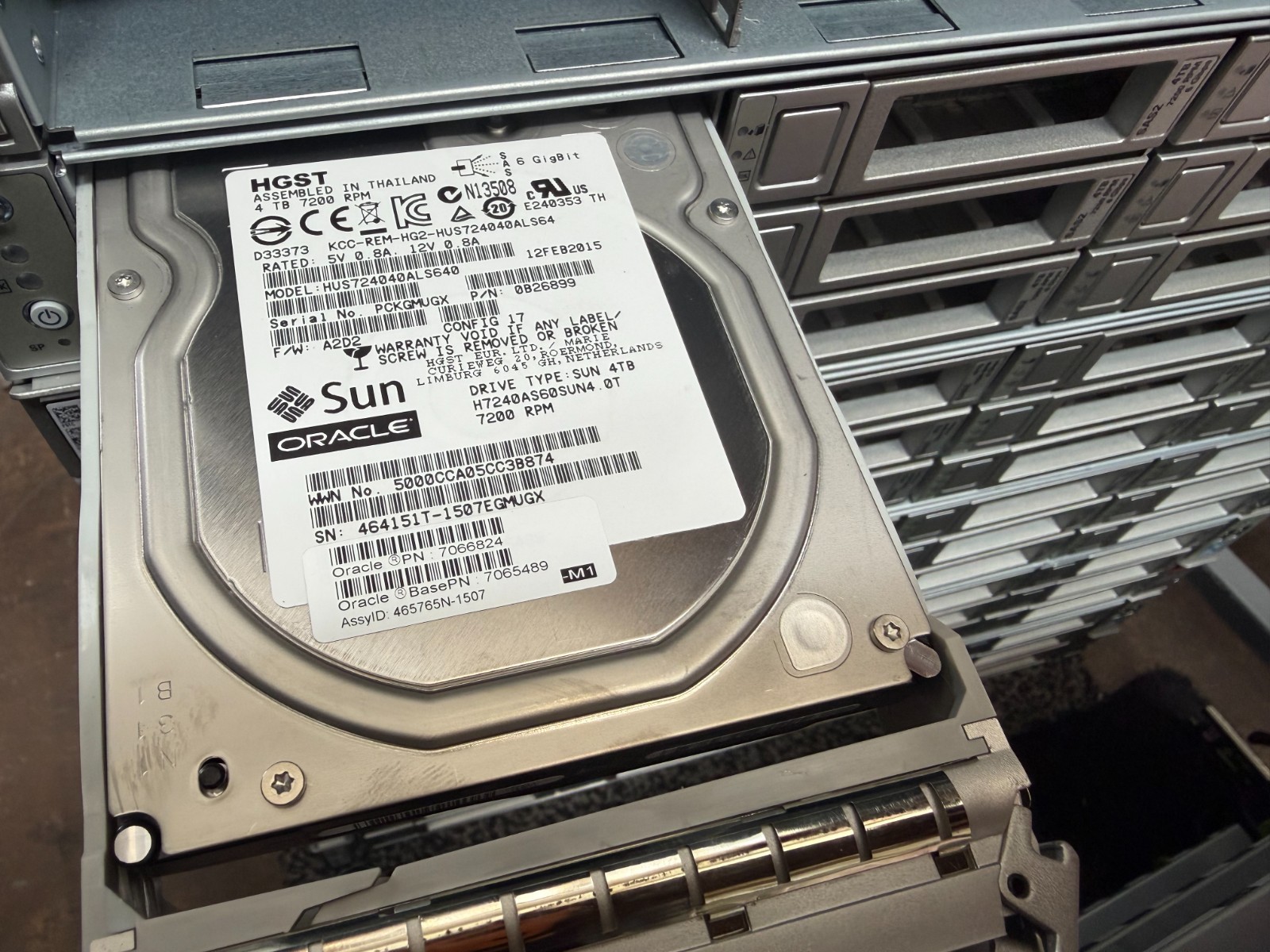 Sun Oracle 4TB 3.5″ SAS Hard Drive HUS724040ALS640 7066824