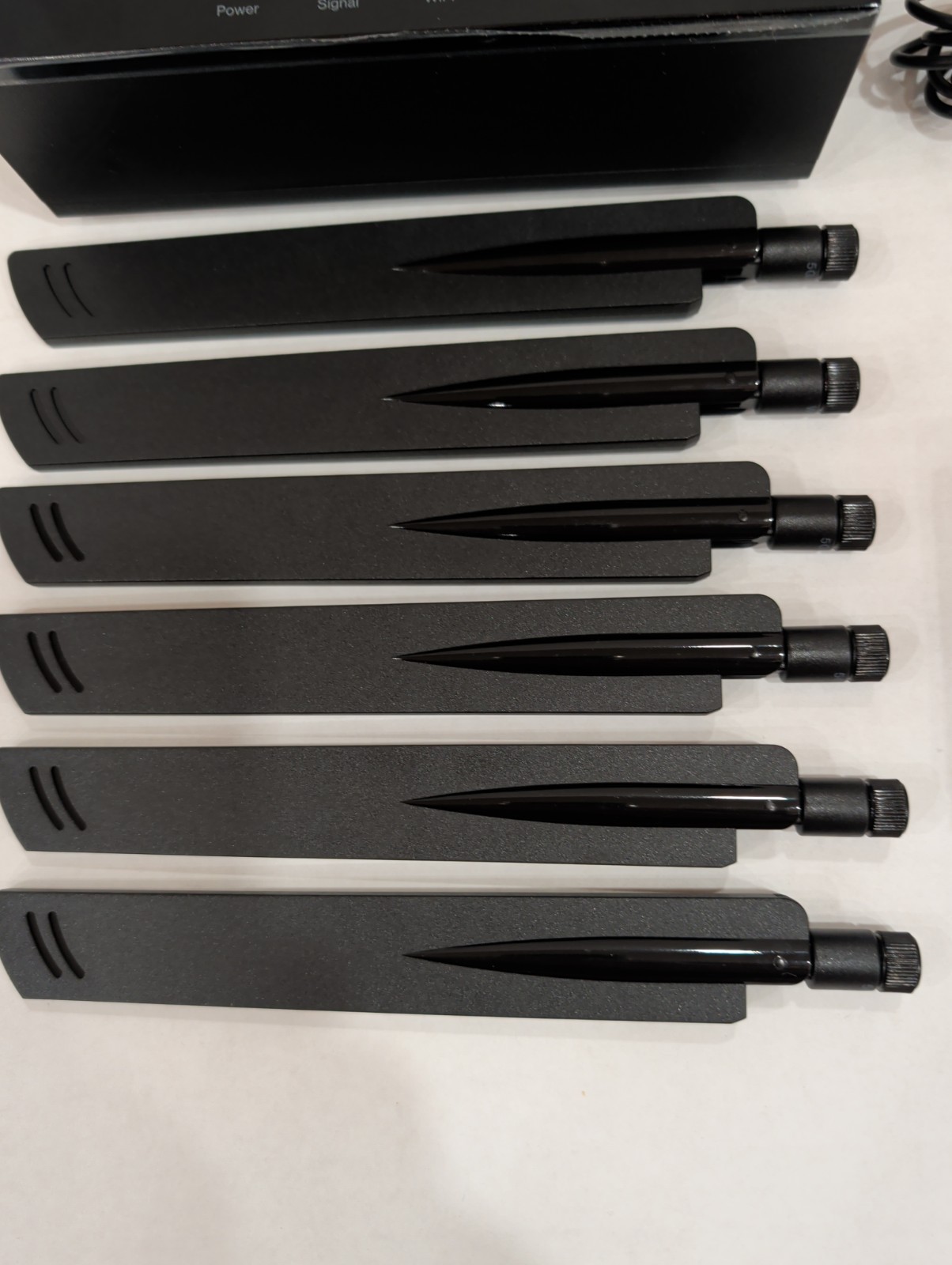 NOB Verizon Business 5G Internet Gateway 2-Port Ethernet Router (XC46BE) Black