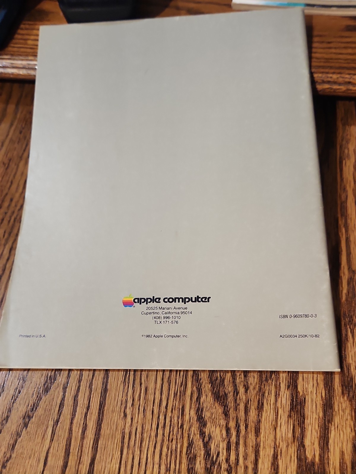 Rare Vintage 1982 Apple Personal Computers In Business Buyer’s Guide Book