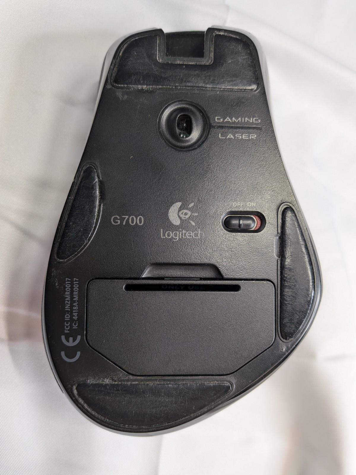 Logitech G700 Gaming Mouse – Includes Cables, Dongle, Tested & Works Great