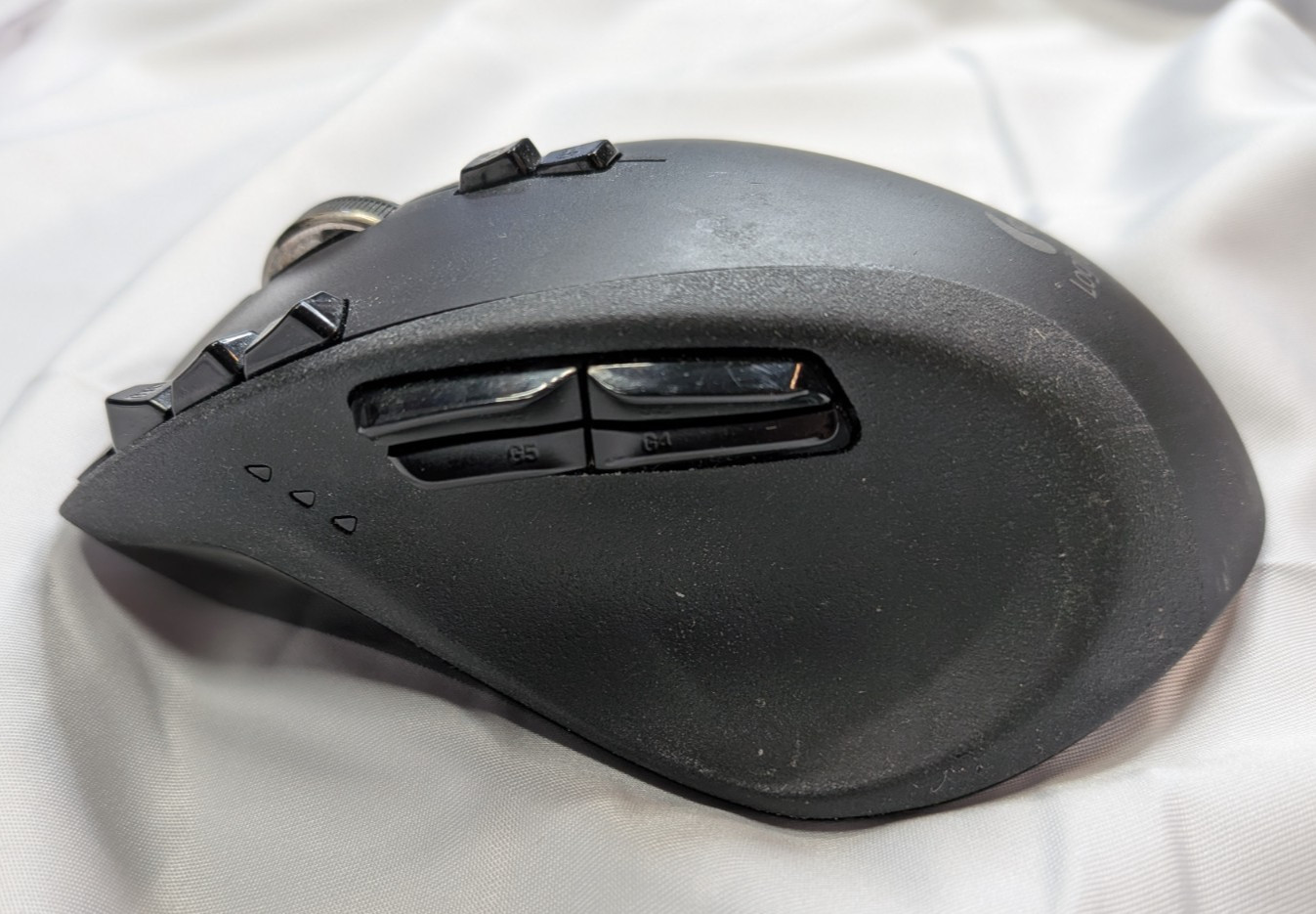Logitech G700 Gaming Mouse – Includes Cables, Dongle, Tested & Works Great
