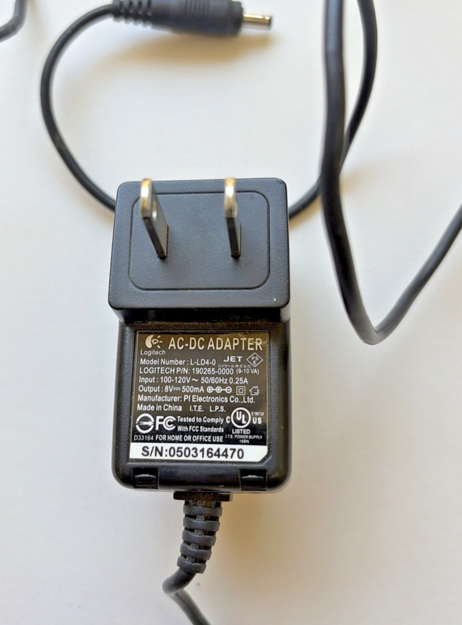 Logitech AC-DC Adapter 100-120 VAC 50/60Hz 8 Volt DC 500mA