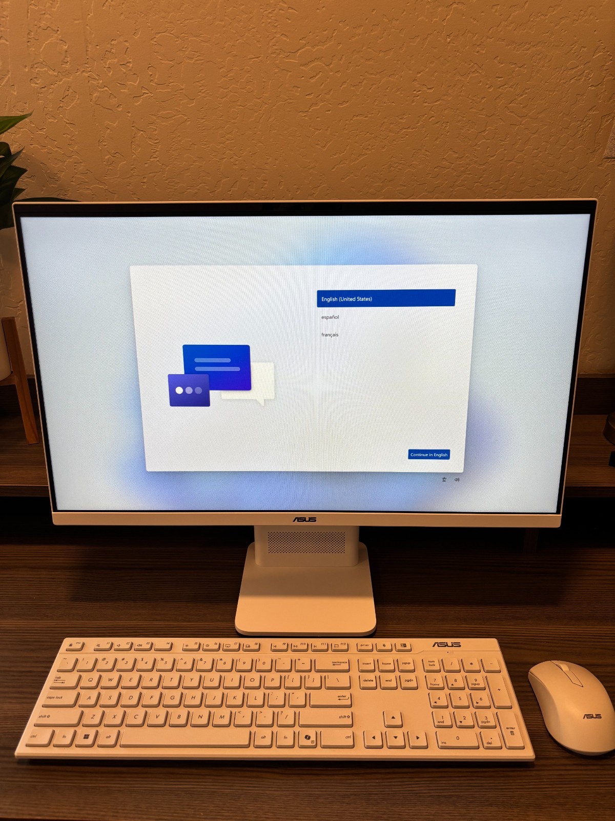 ASUS VM441 24″ FHD Touchscreen All-in-One – Snapdragon X – 16GB- 2026 Open Box!