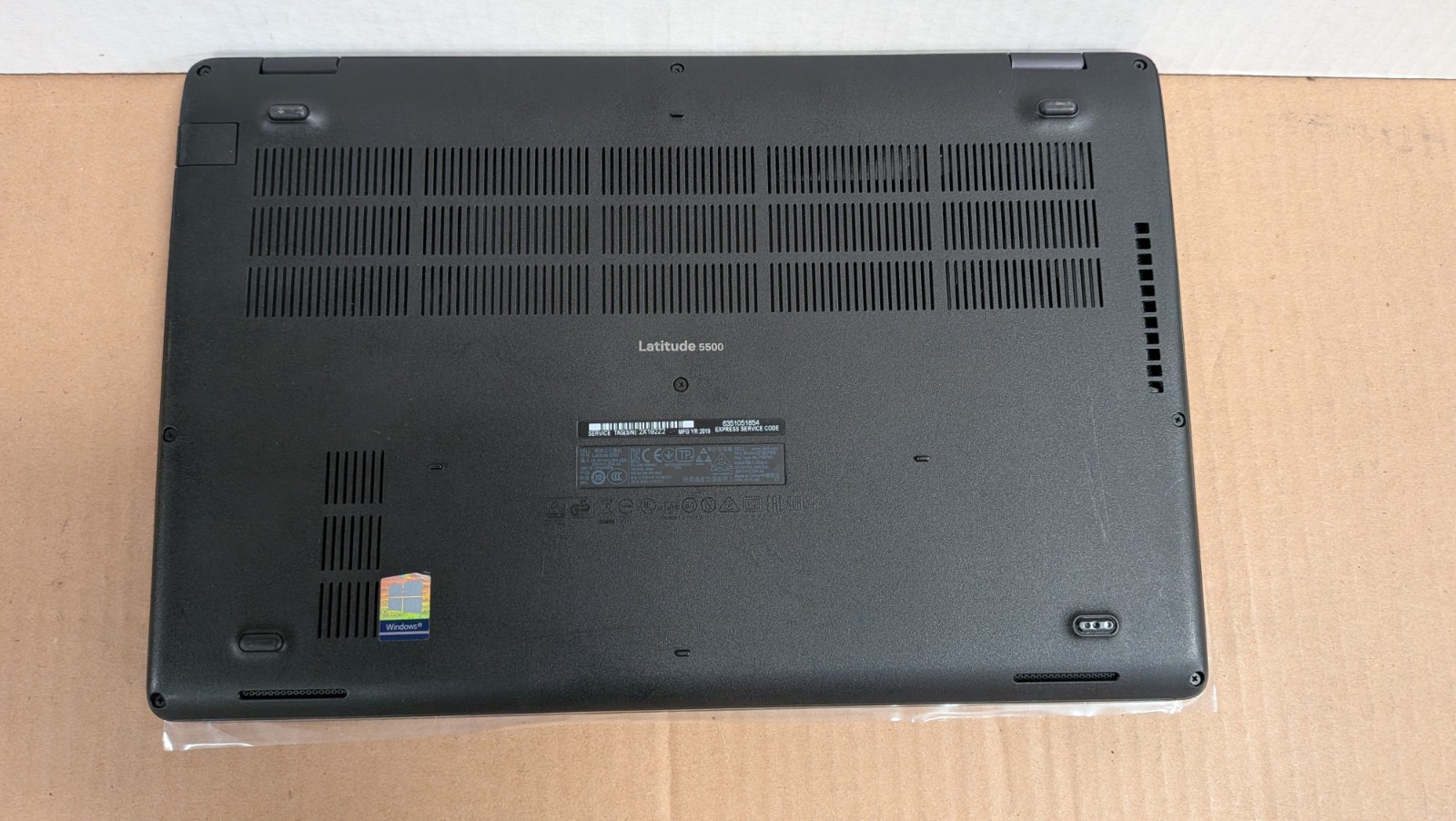 Dell Latitude 5500 i7-8665U 15.6″ 16GB RAM 256GB SSD Win11P W/AC Batt: Excellent
