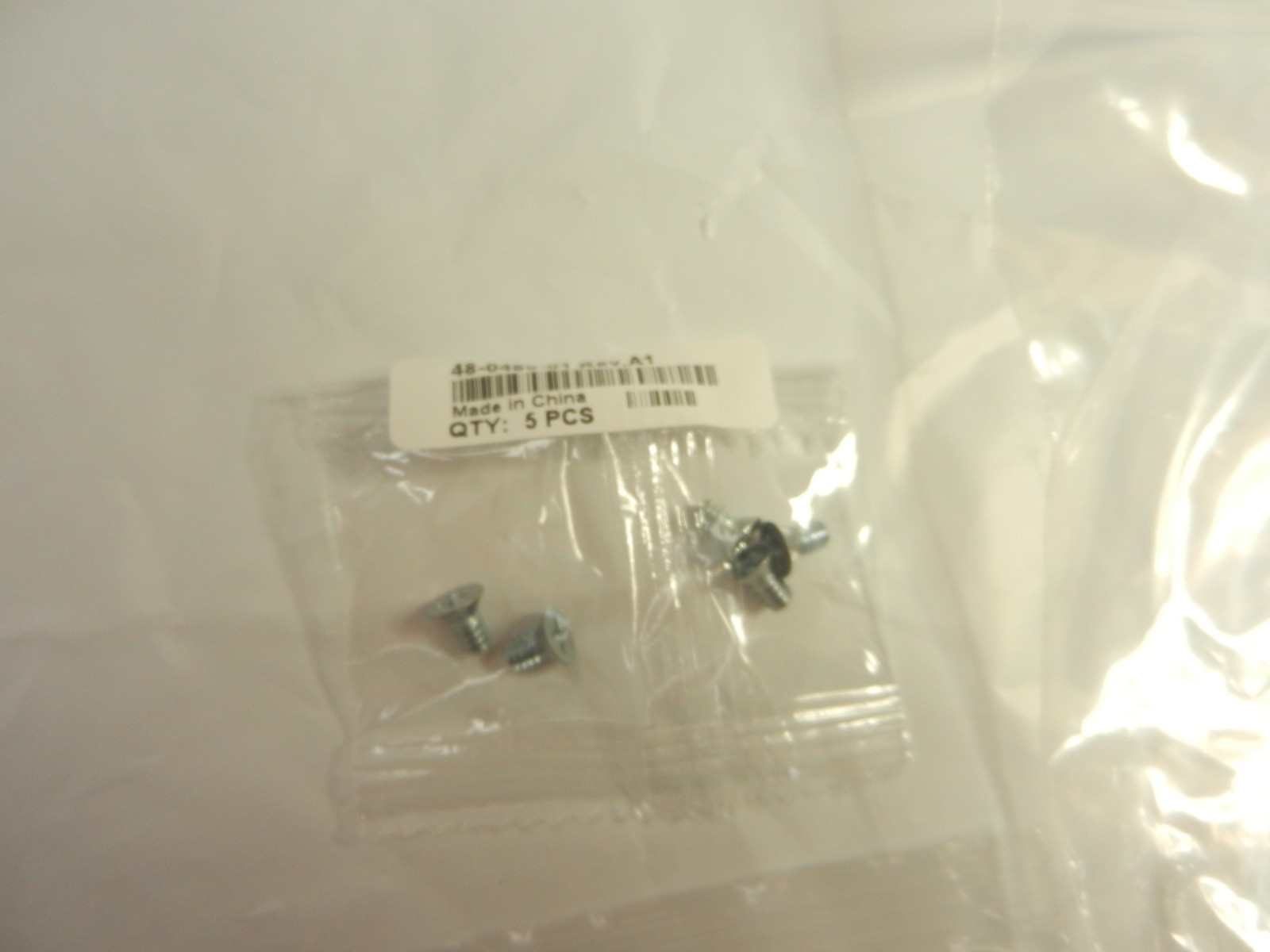 Cisco AIR-AP-BRACKET-1 69-2160-03 with AIR-AP-T-RAIL-R 800-26066-02 and Screws
