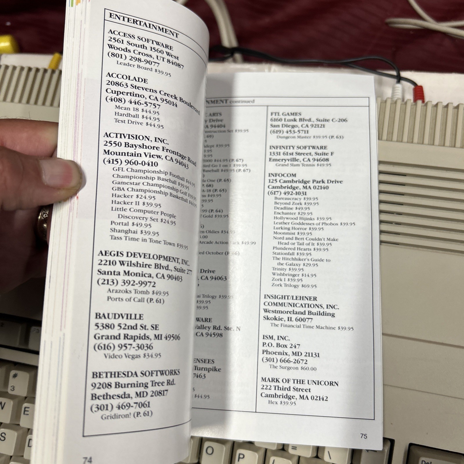 Commodore Amiga Buyer’s Guide To Software and Accessories Vol 4, Vtg Computers