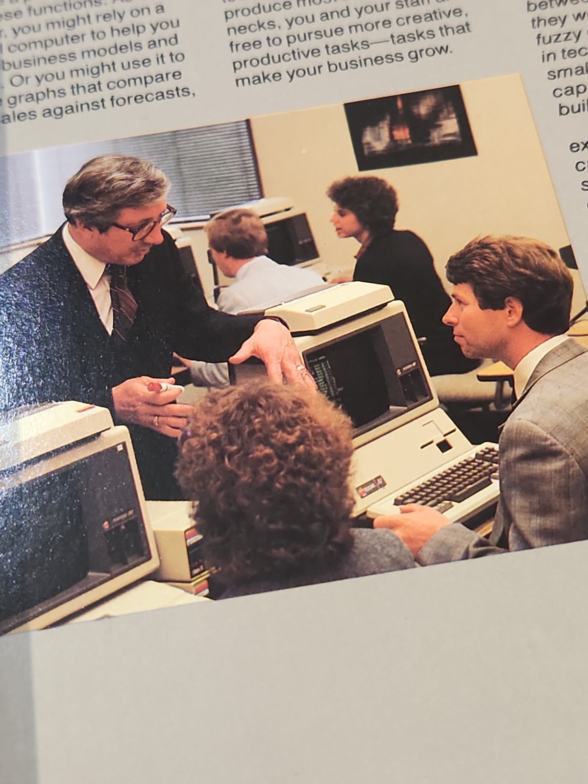 Rare Vintage 1982 Apple Personal Computers In Business Buyer’s Guide Book