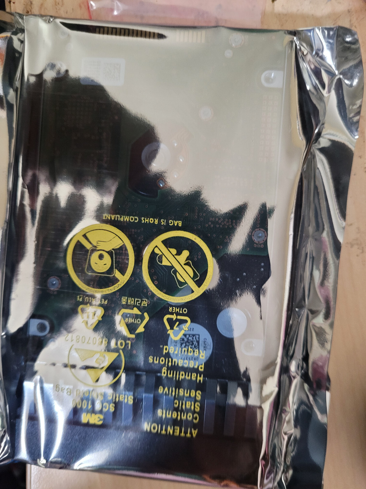 New HP EG0300FBDBR 597609-001 0B25642 300GB 2.5″ 10K sas UNOPENED