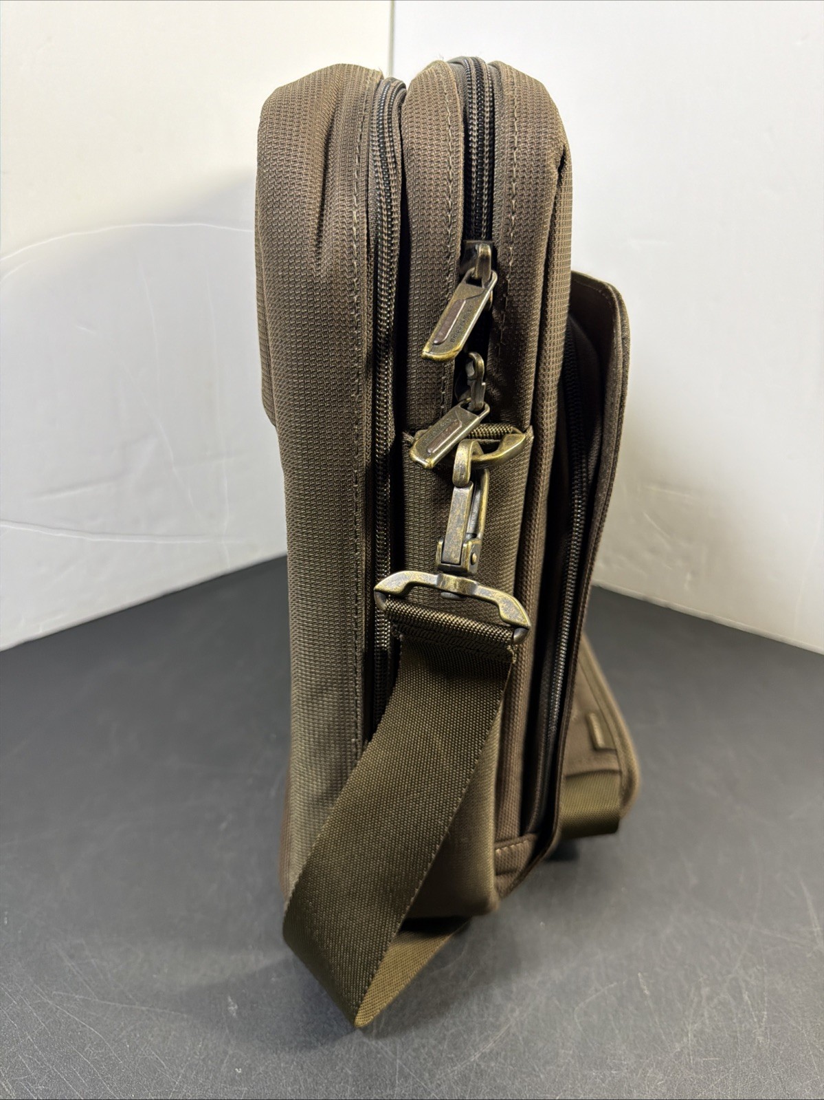 Briggs & Riley Move Business Case Green Messenger Bag w/ Shoulder Strap VB402-23