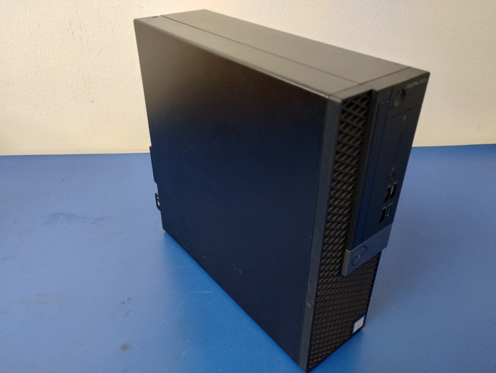 DELL OptiPlex 5070 i5-9500 3.00 GHz16GB RAM 256 GB M.2 Intel(R) UHD Graphics 630
