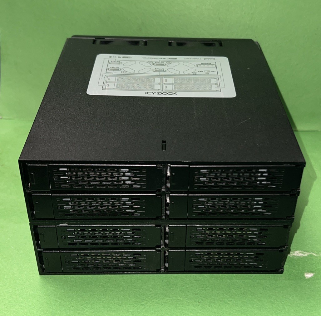 LOT OF 2 ICY DOCK Storage MB994SP-4SB-1 4×2.5inch SSD HD 1 x 5.25inch Bay SATA