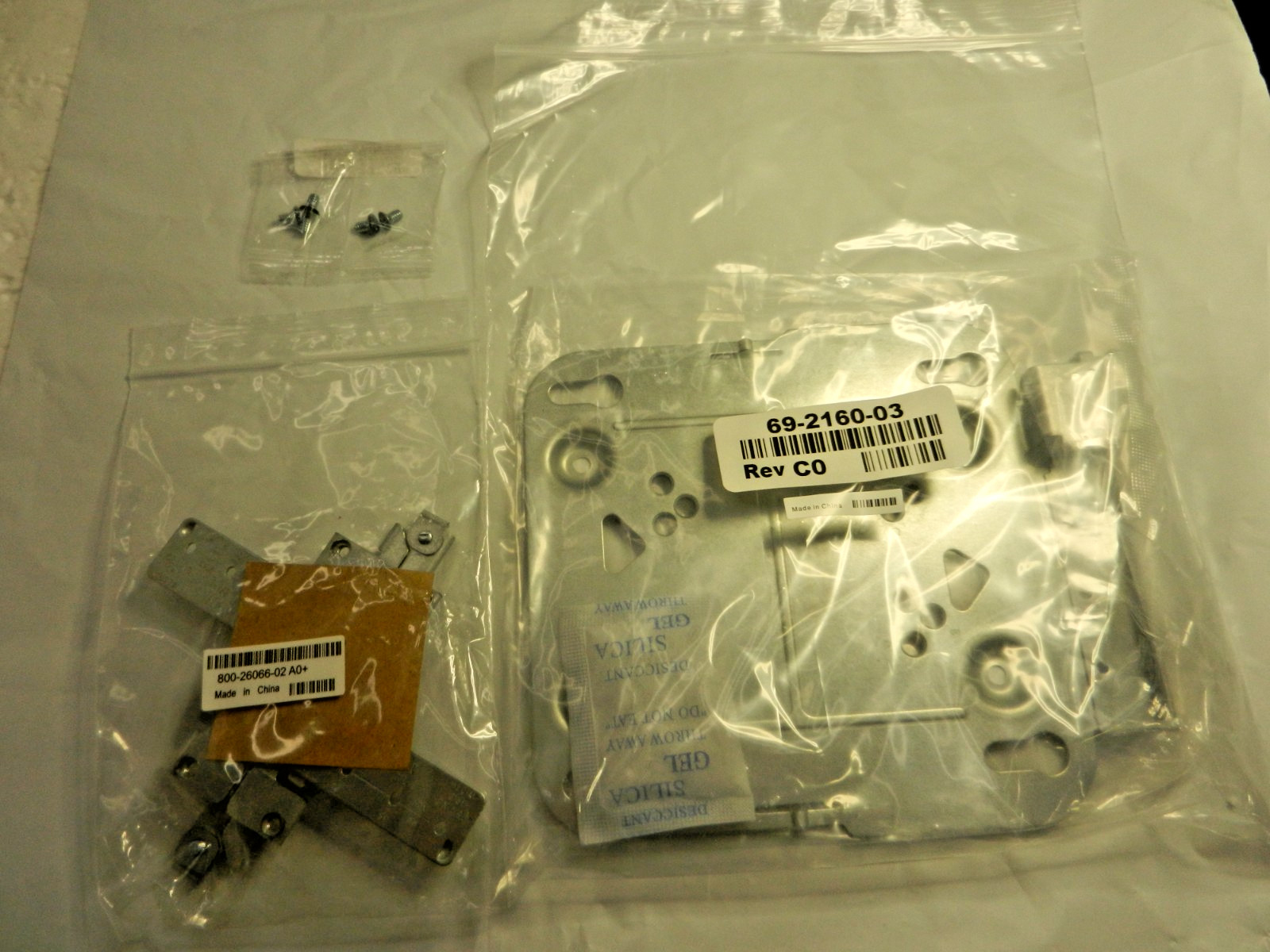Cisco AIR-AP-BRACKET-1 69-2160-03 with AIR-AP-T-RAIL-R 800-26066-02 and Screws