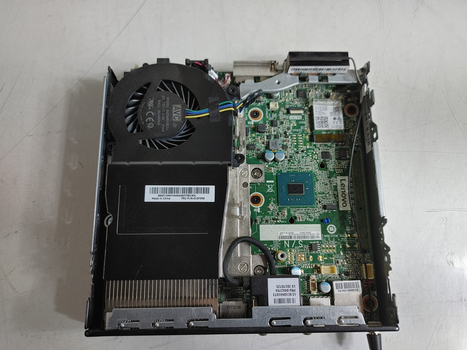 Lenovo ThinkCentre M710q Tiny Core i5-6500T 2.50 GHz 8 GB DDR4 No HDD