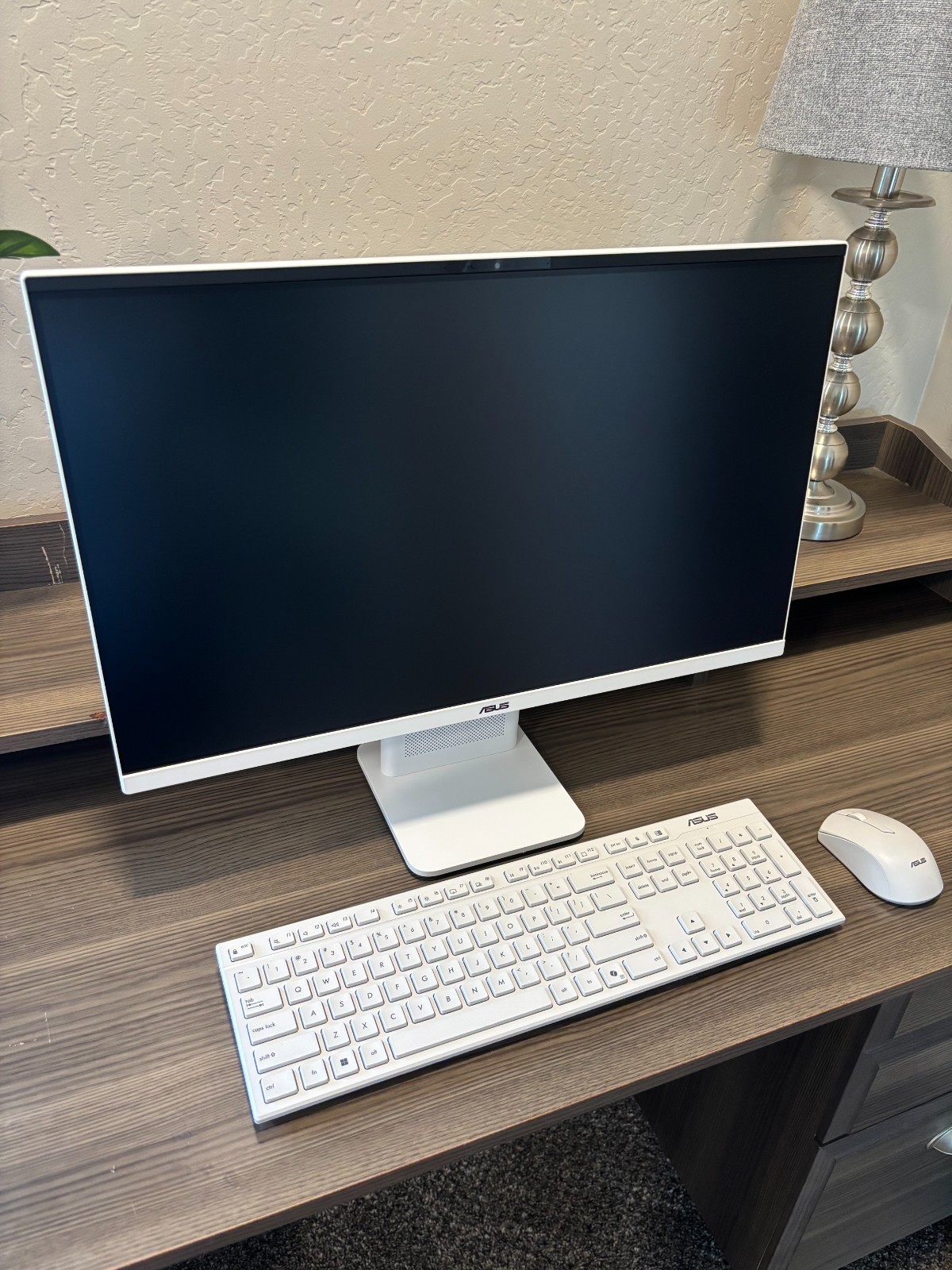 ASUS VM441 24″ FHD Touchscreen All-in-One – Snapdragon X – 16GB- 2026 Open Box!